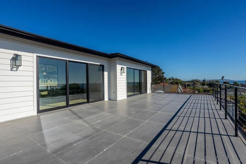 5762 Bellevue Avenue