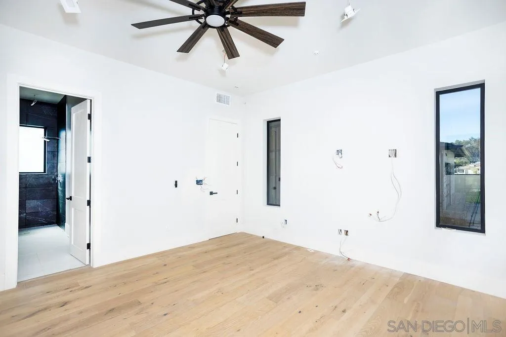 5762 Bellevue Avenue