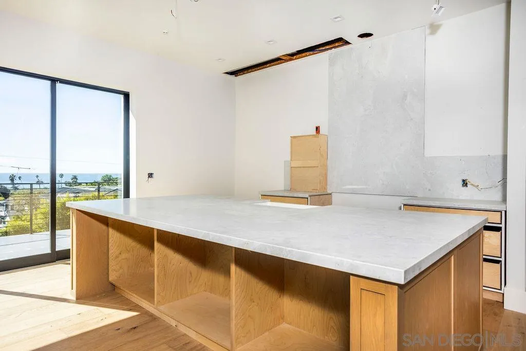 5762 Bellevue Avenue