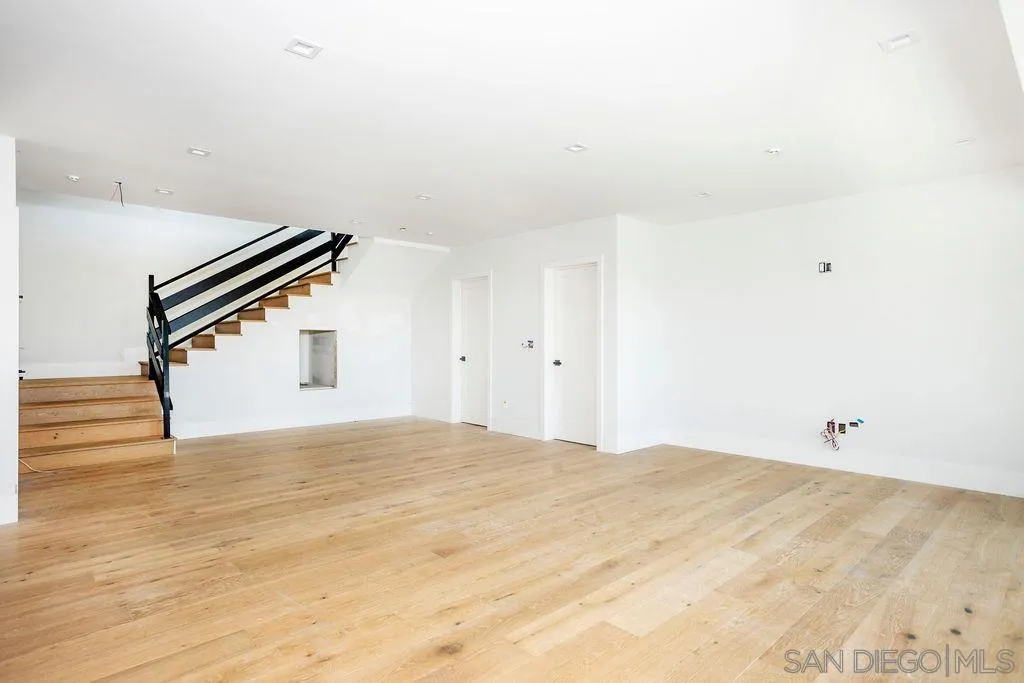 5762 Bellevue Avenue