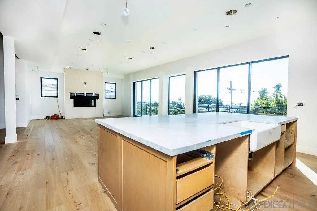 5762 Bellevue Avenue