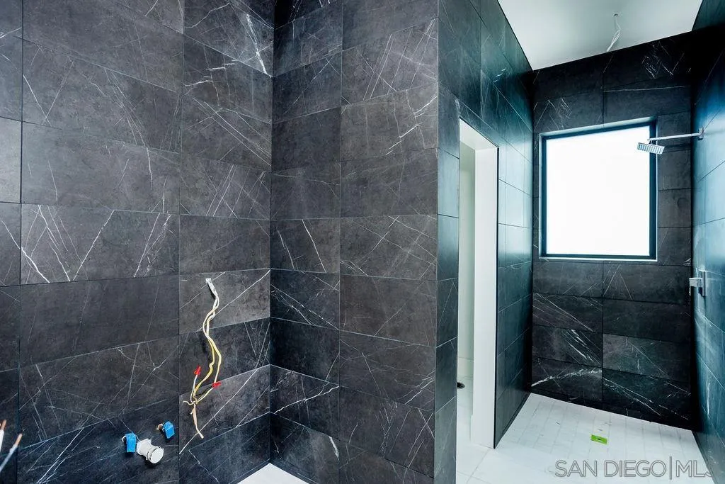 5762 Bellevue Avenue