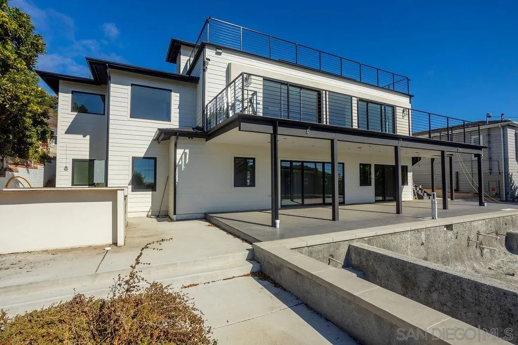 5762 Bellevue Avenue