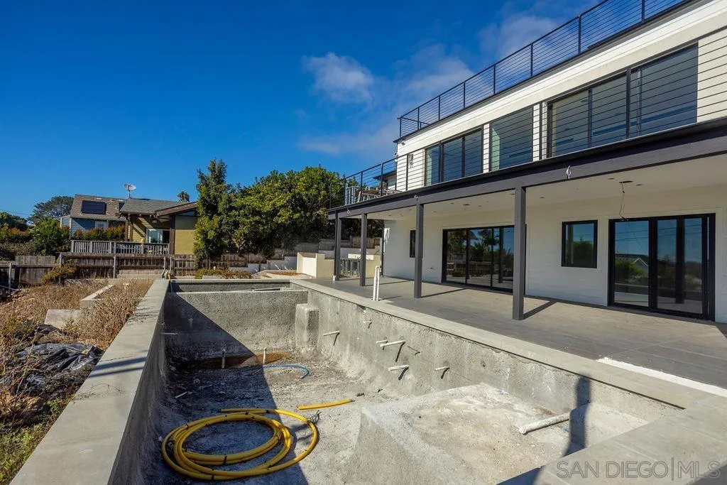 5762 Bellevue Avenue