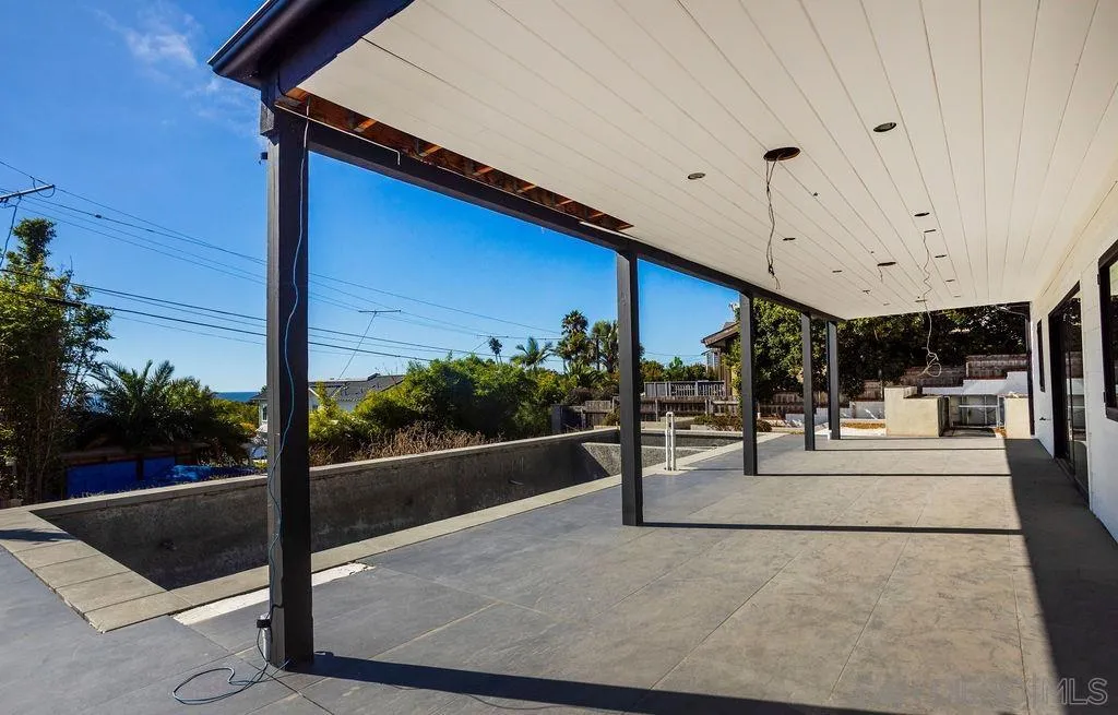 5762 Bellevue Avenue