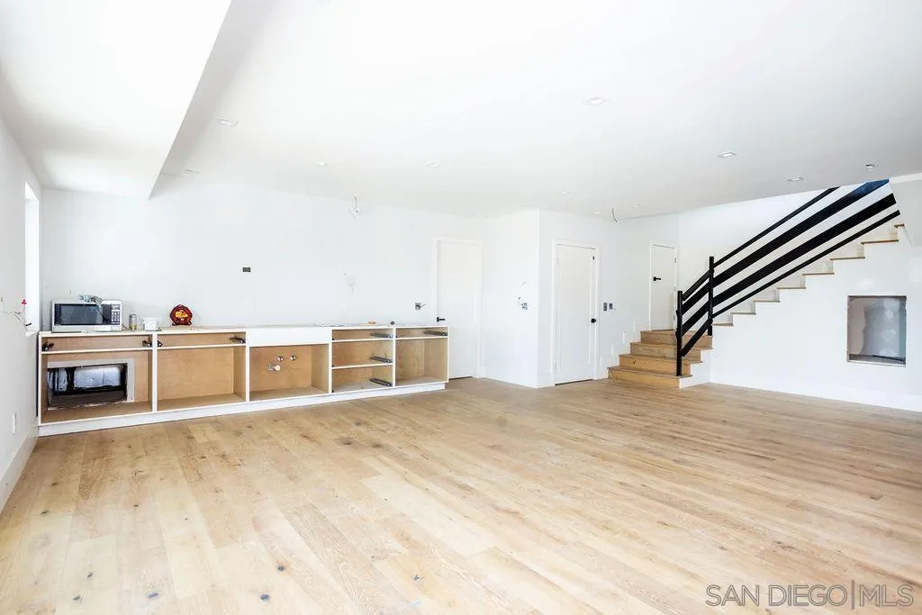 5762 Bellevue Avenue