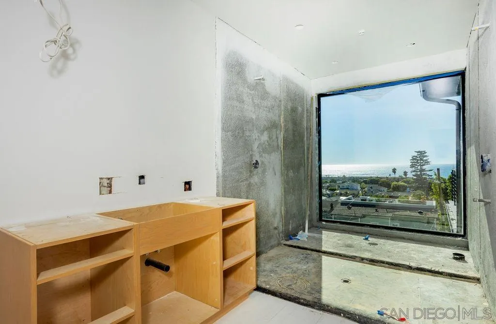 5762 Bellevue Avenue