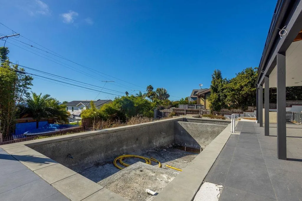 5762 Bellevue Avenue