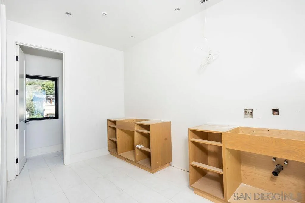 5762 Bellevue Avenue