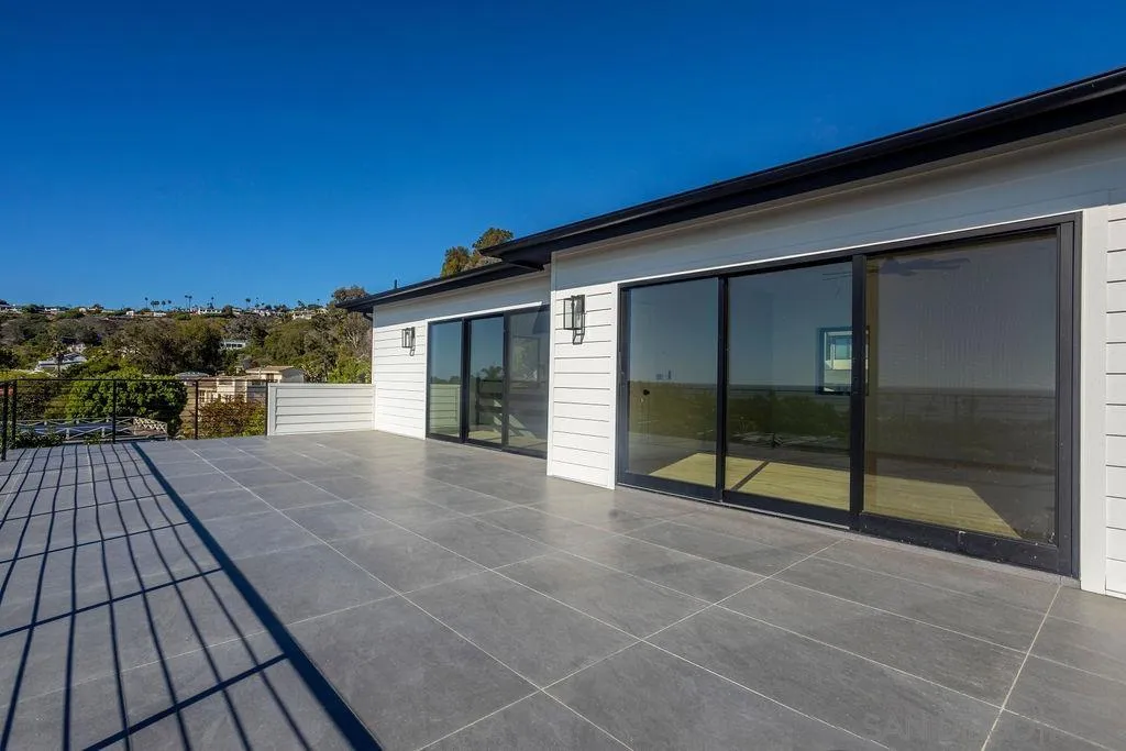 5762 Bellevue Avenue