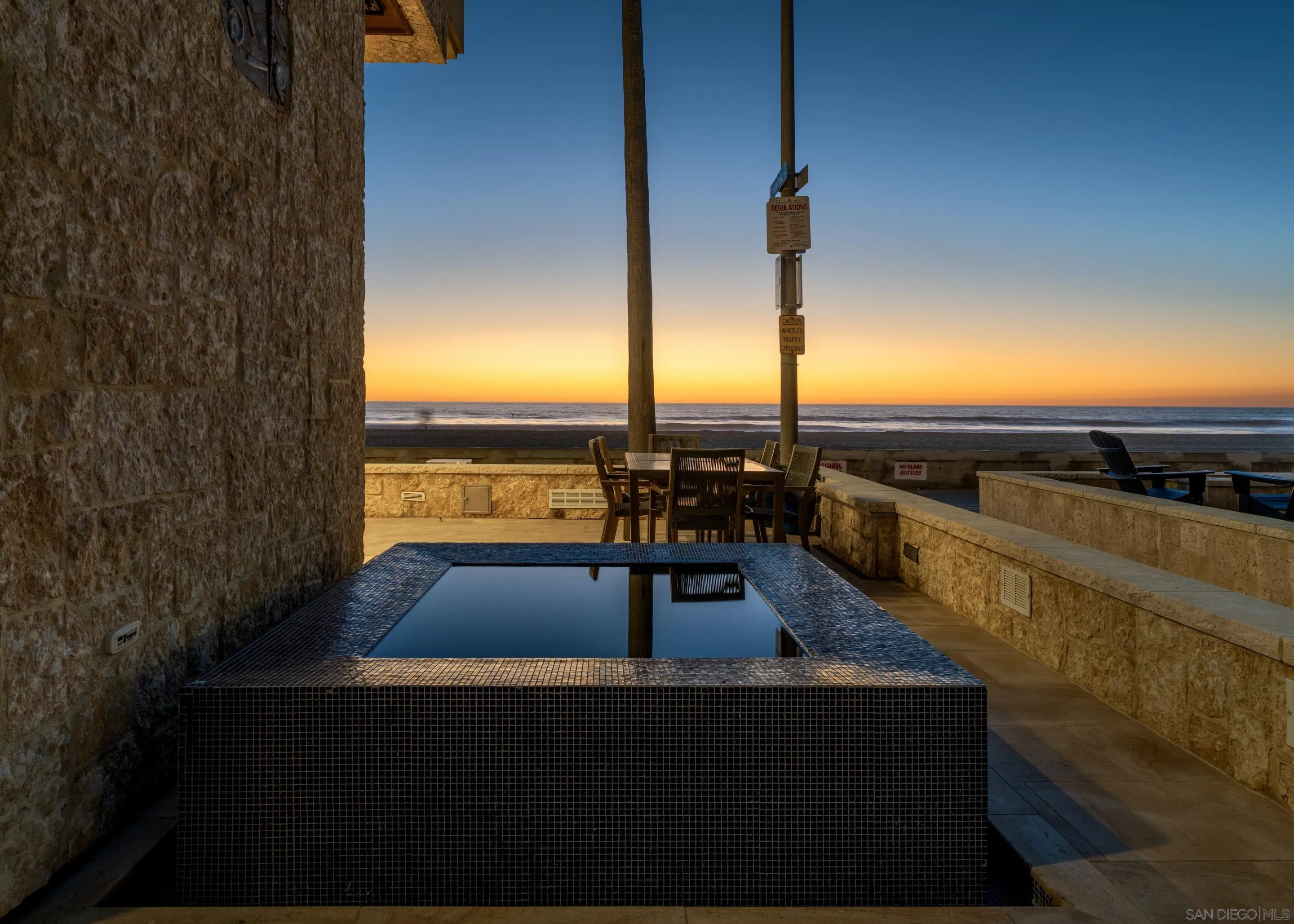 3921 Ocean Front Walk