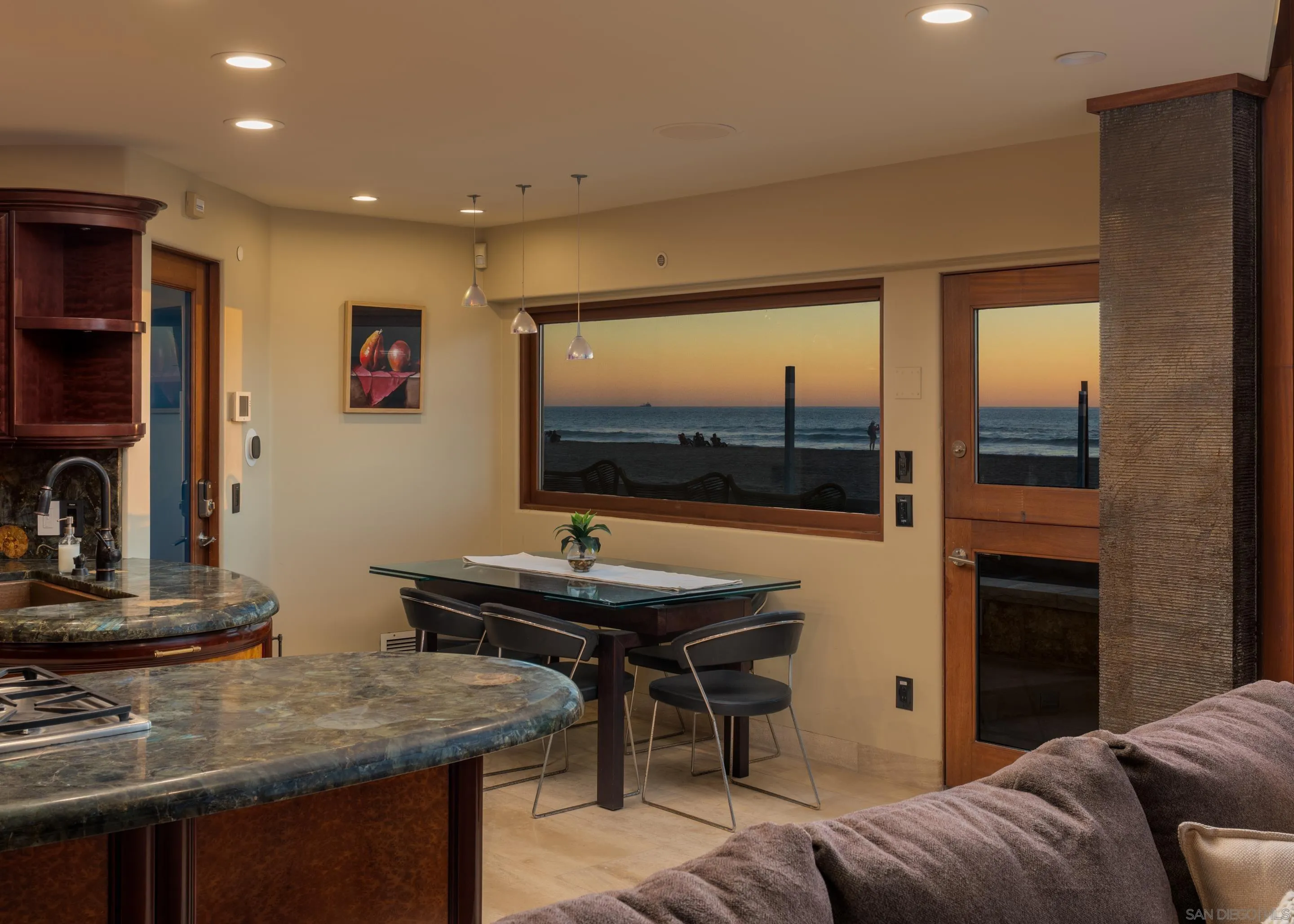 3921 Ocean Front Walk