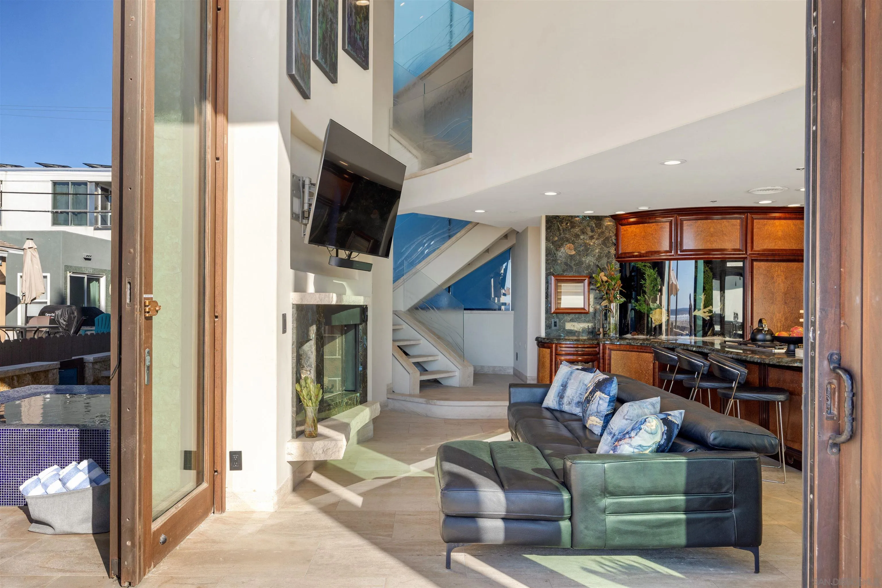 3921 Ocean Front Walk