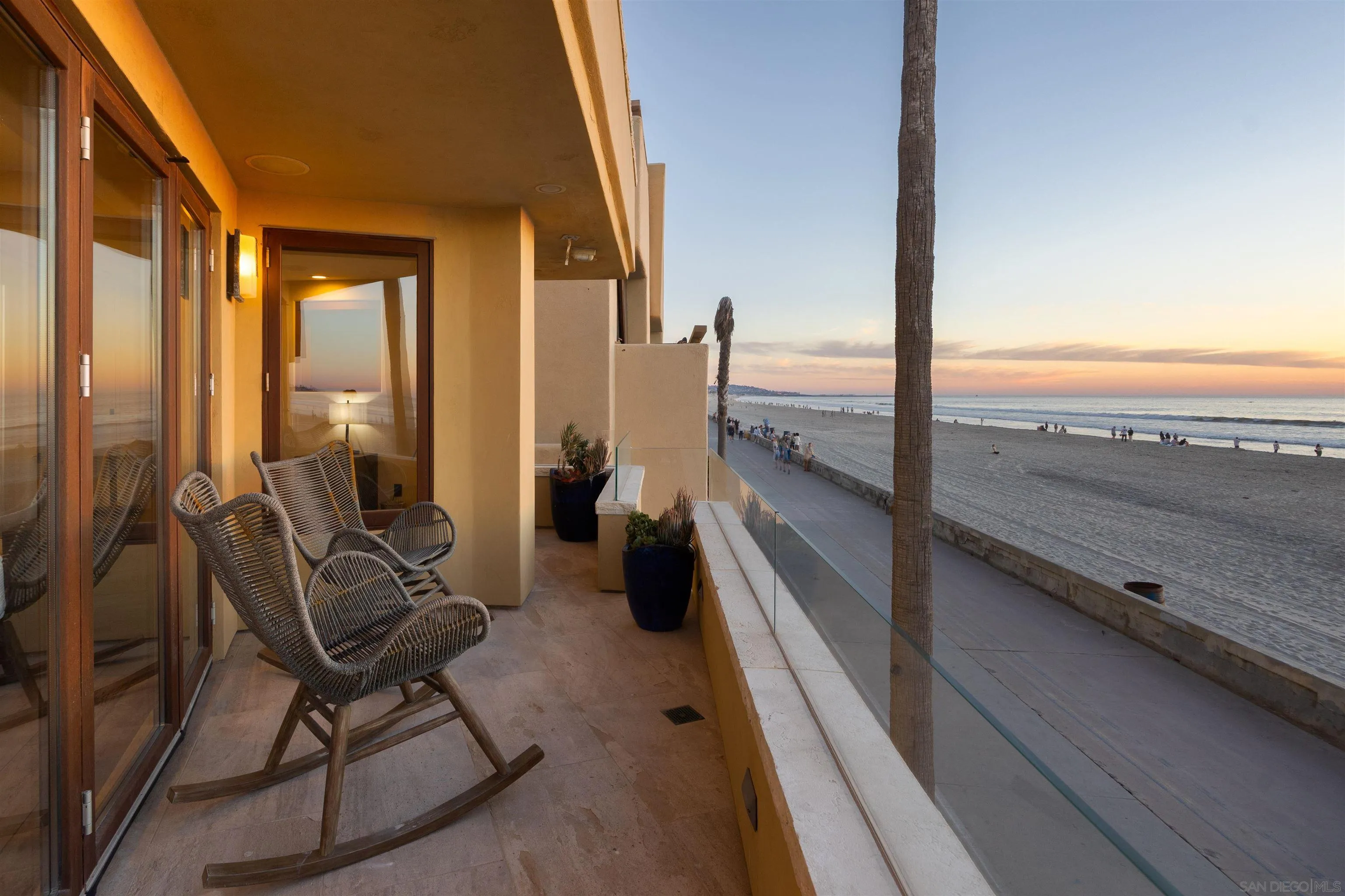 3921 Ocean Front Walk