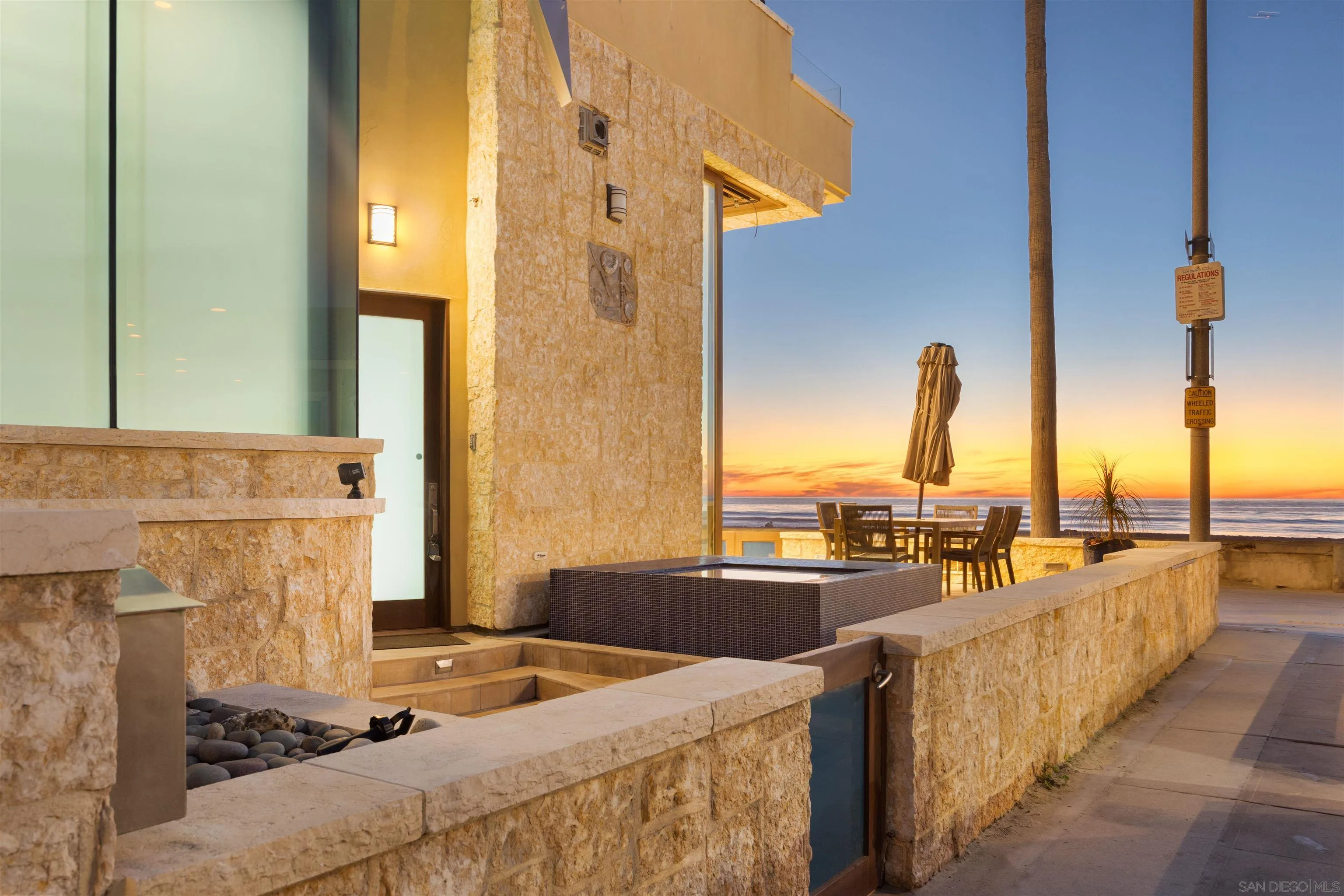 3921 Ocean Front Walk