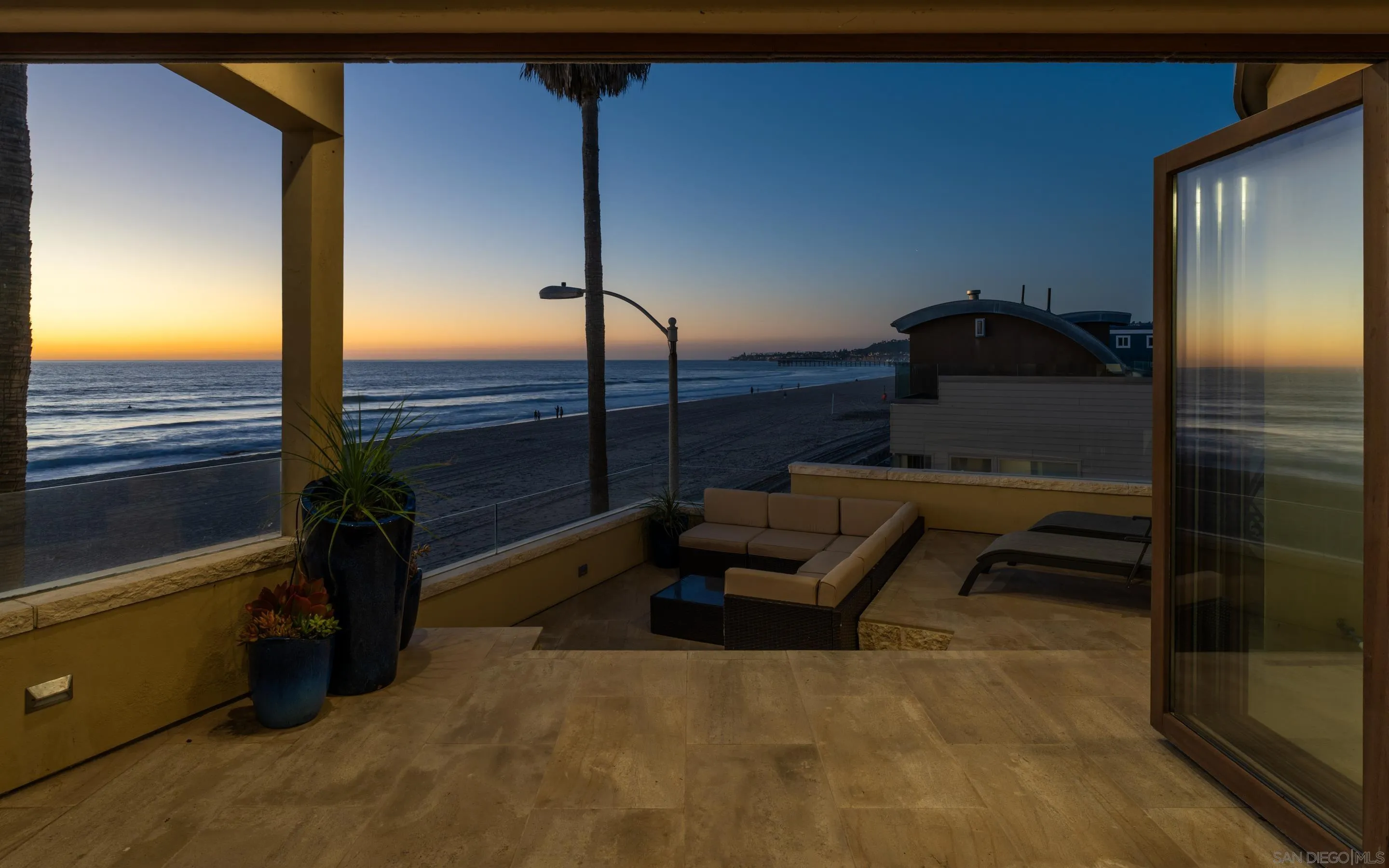 3921 Ocean Front Walk