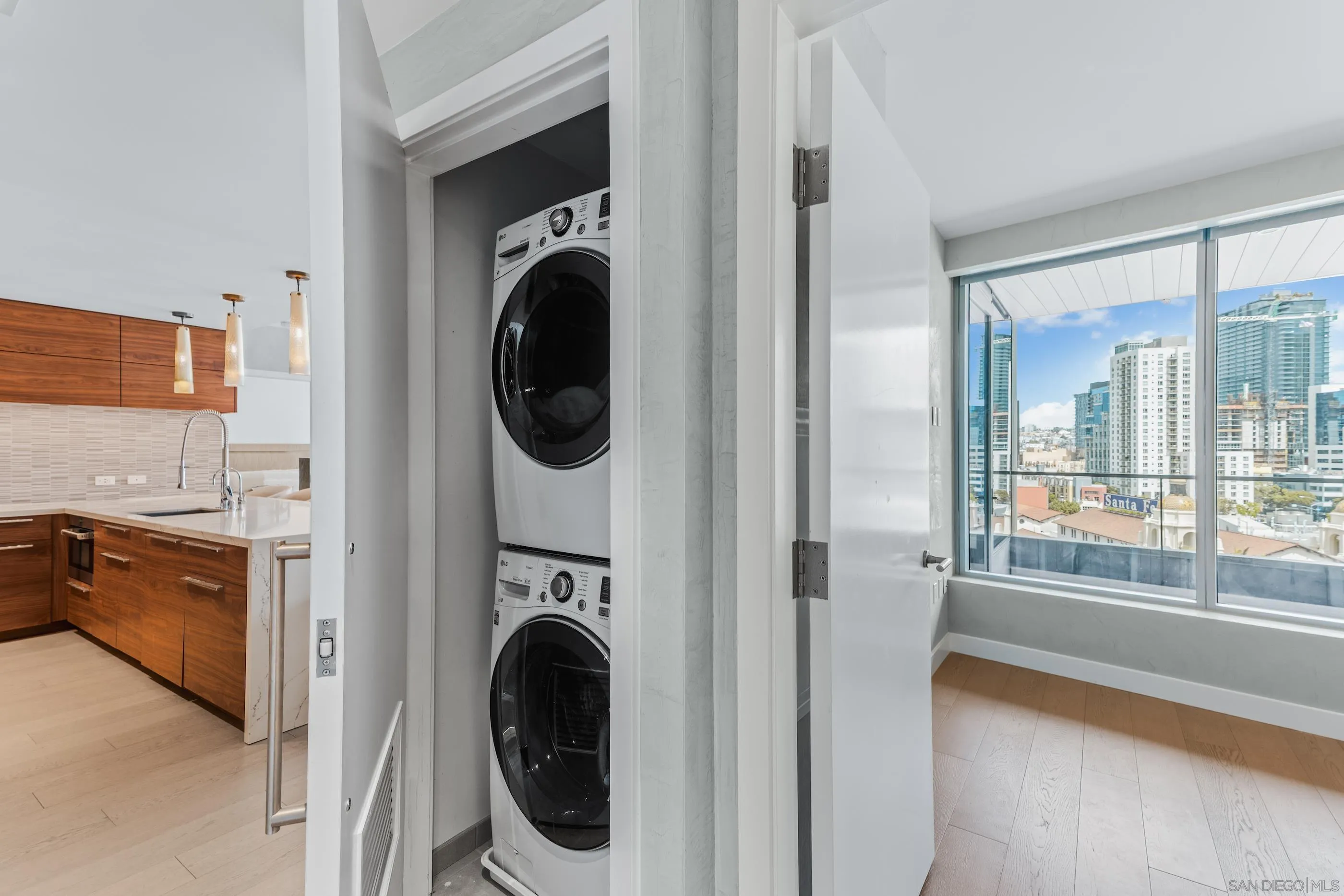 888 W E Street Unit 1106