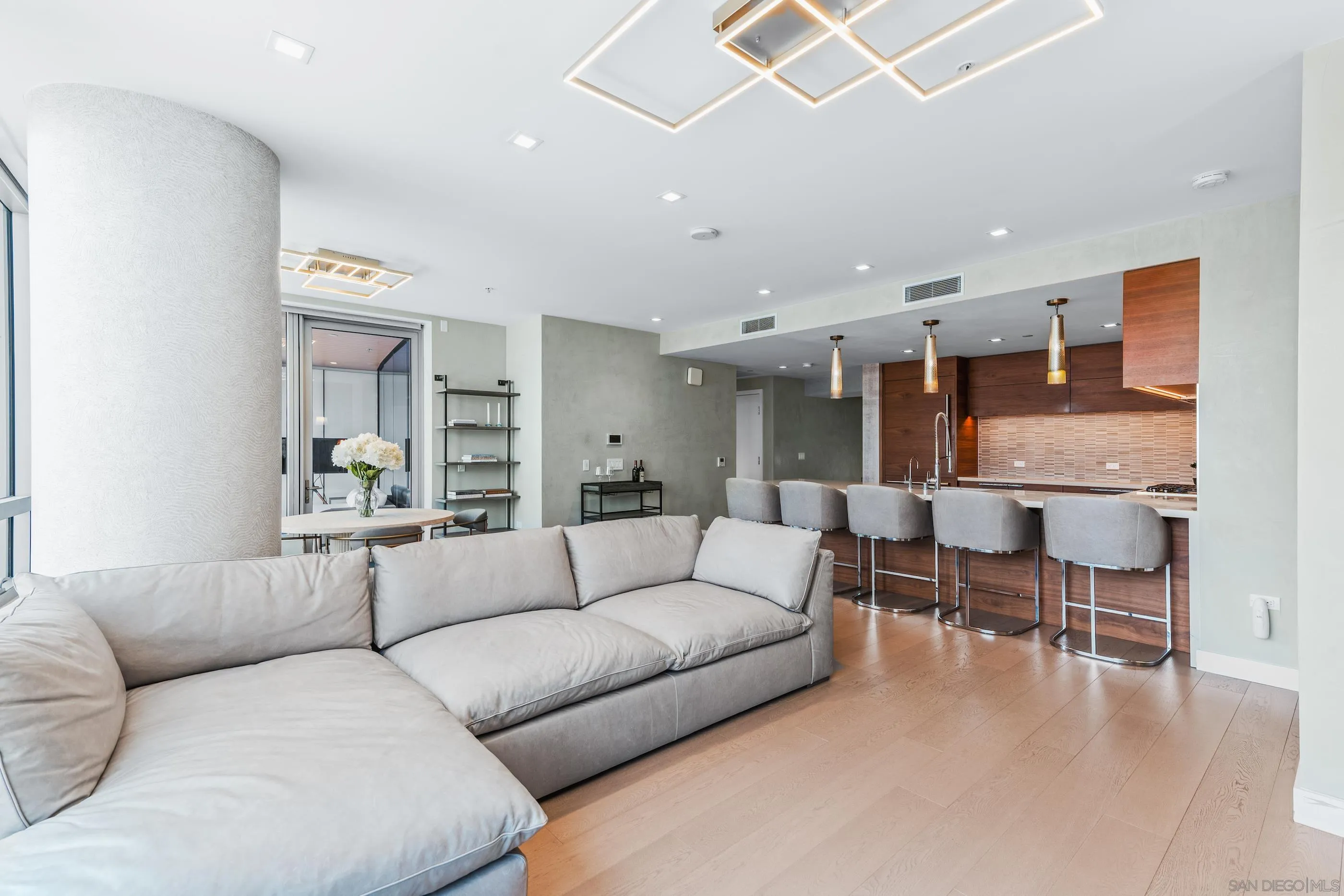 888 W E Street Unit 1106
