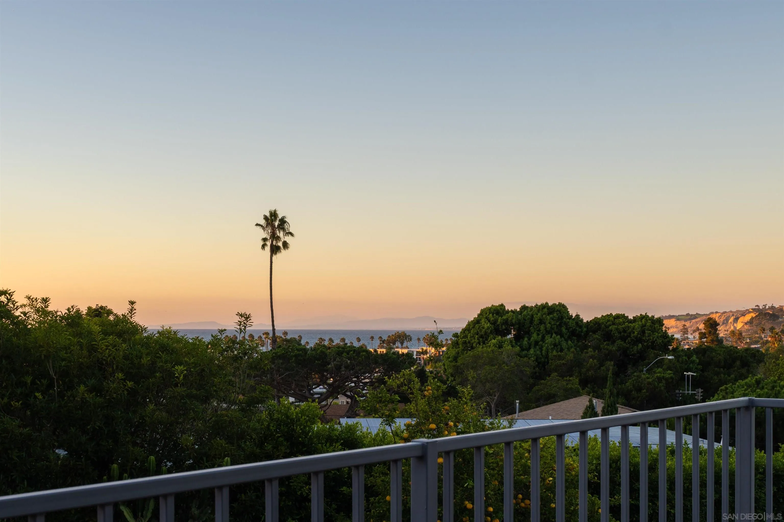 7850 Roseland Dr, La Jolla