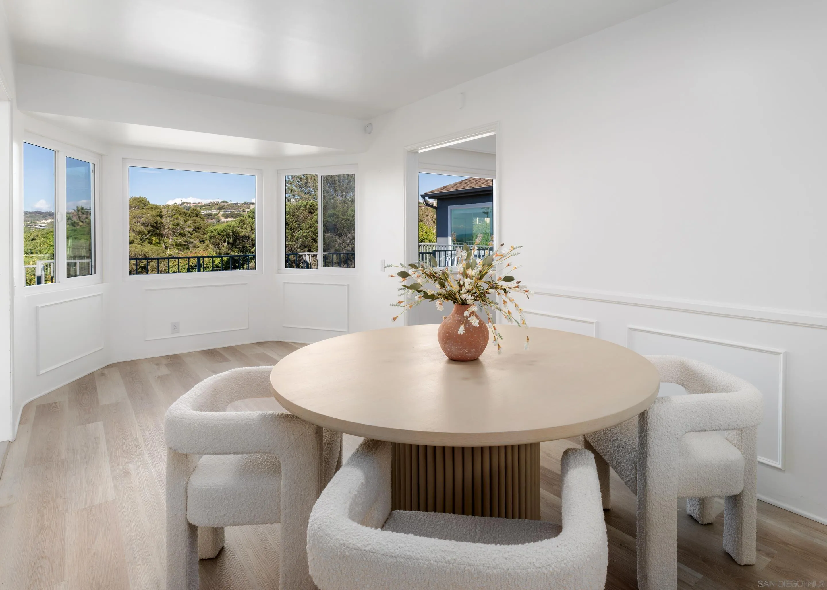 7850 Roseland Dr, La Jolla