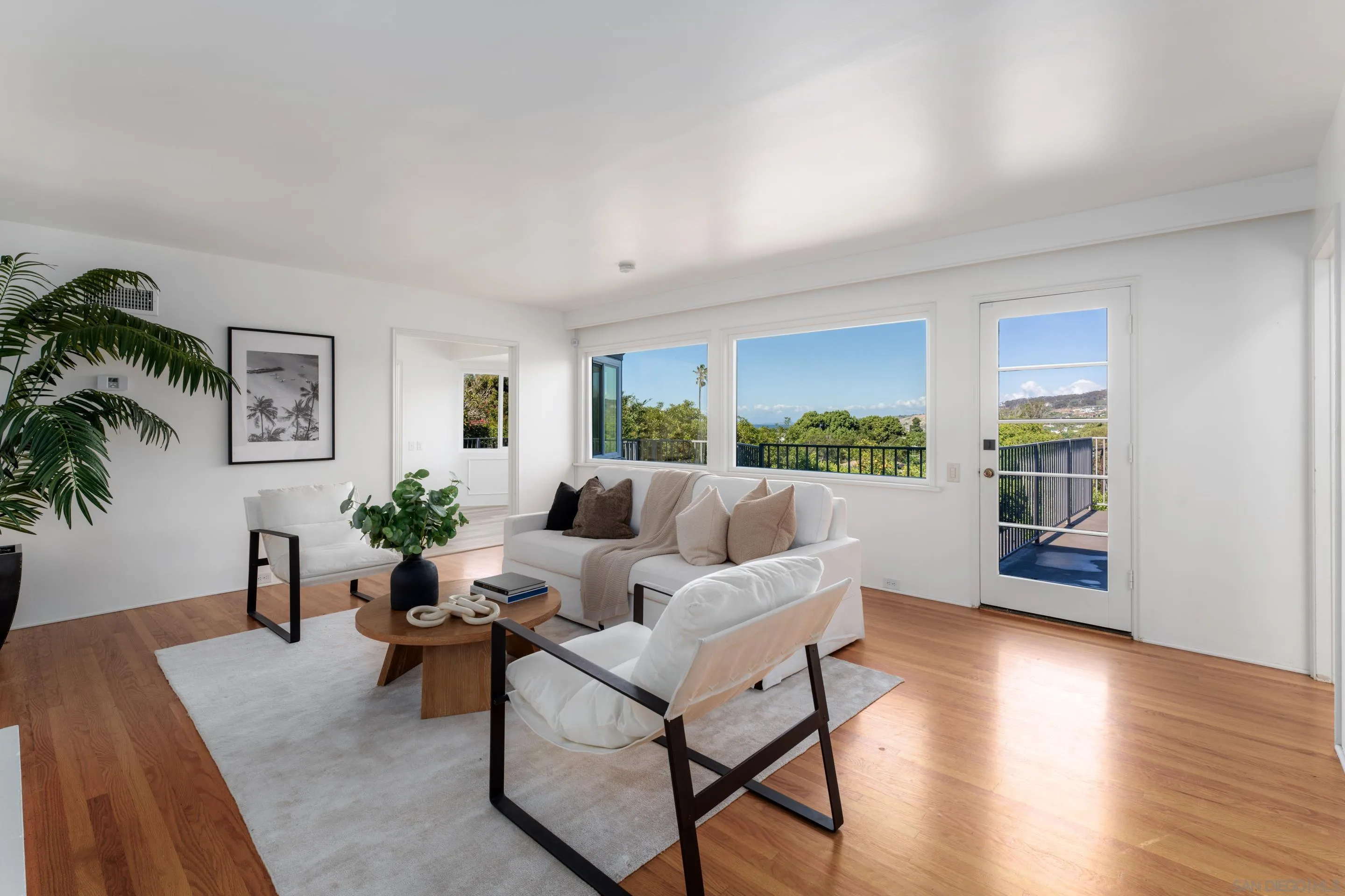 7850 Roseland Dr, La Jolla