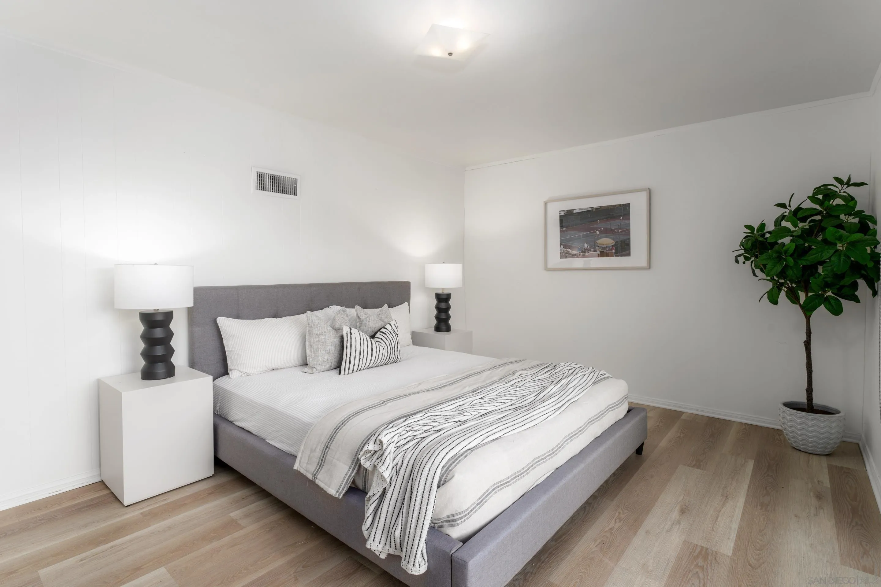 7850 Roseland Dr, La Jolla