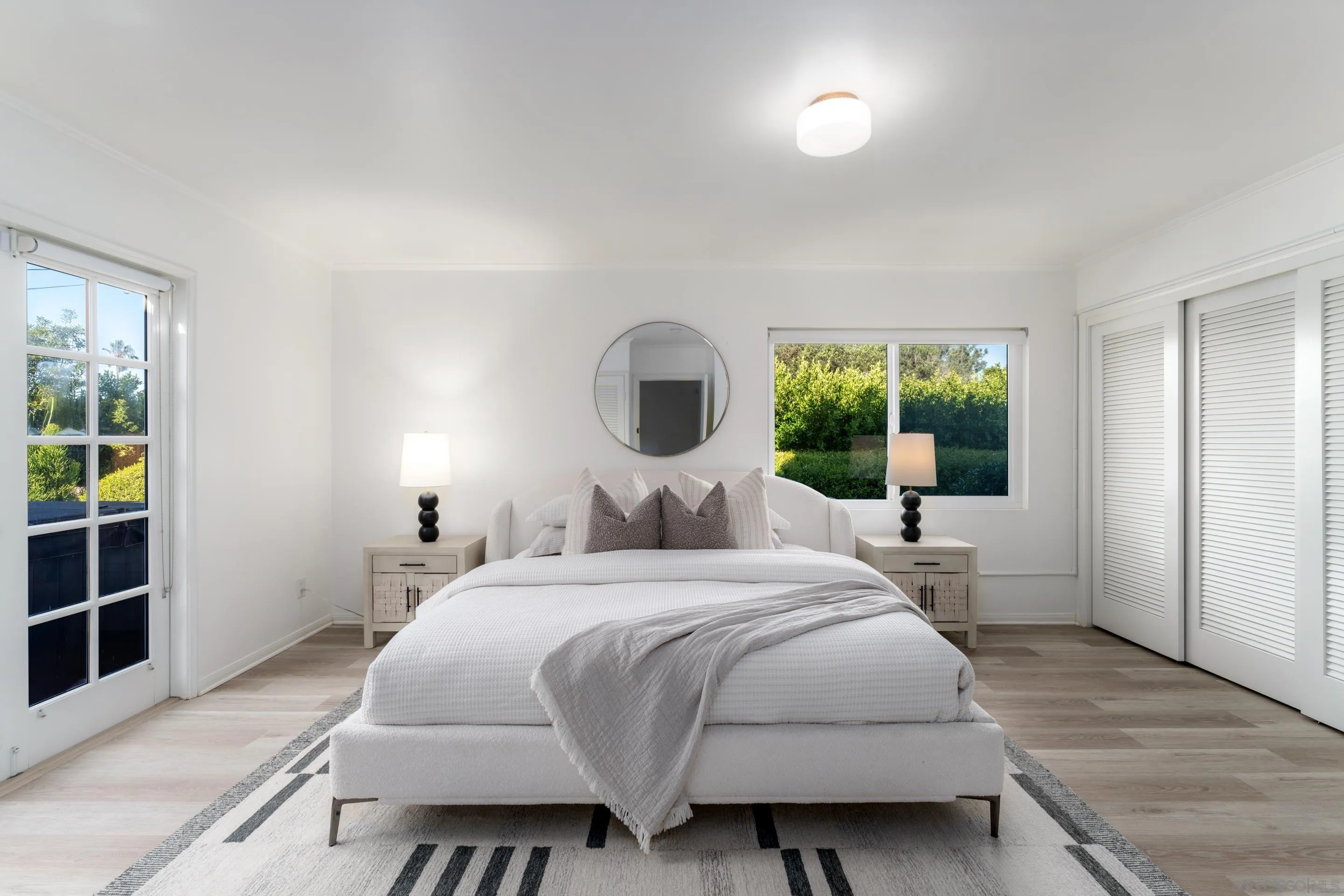 7850 Roseland Dr, La Jolla