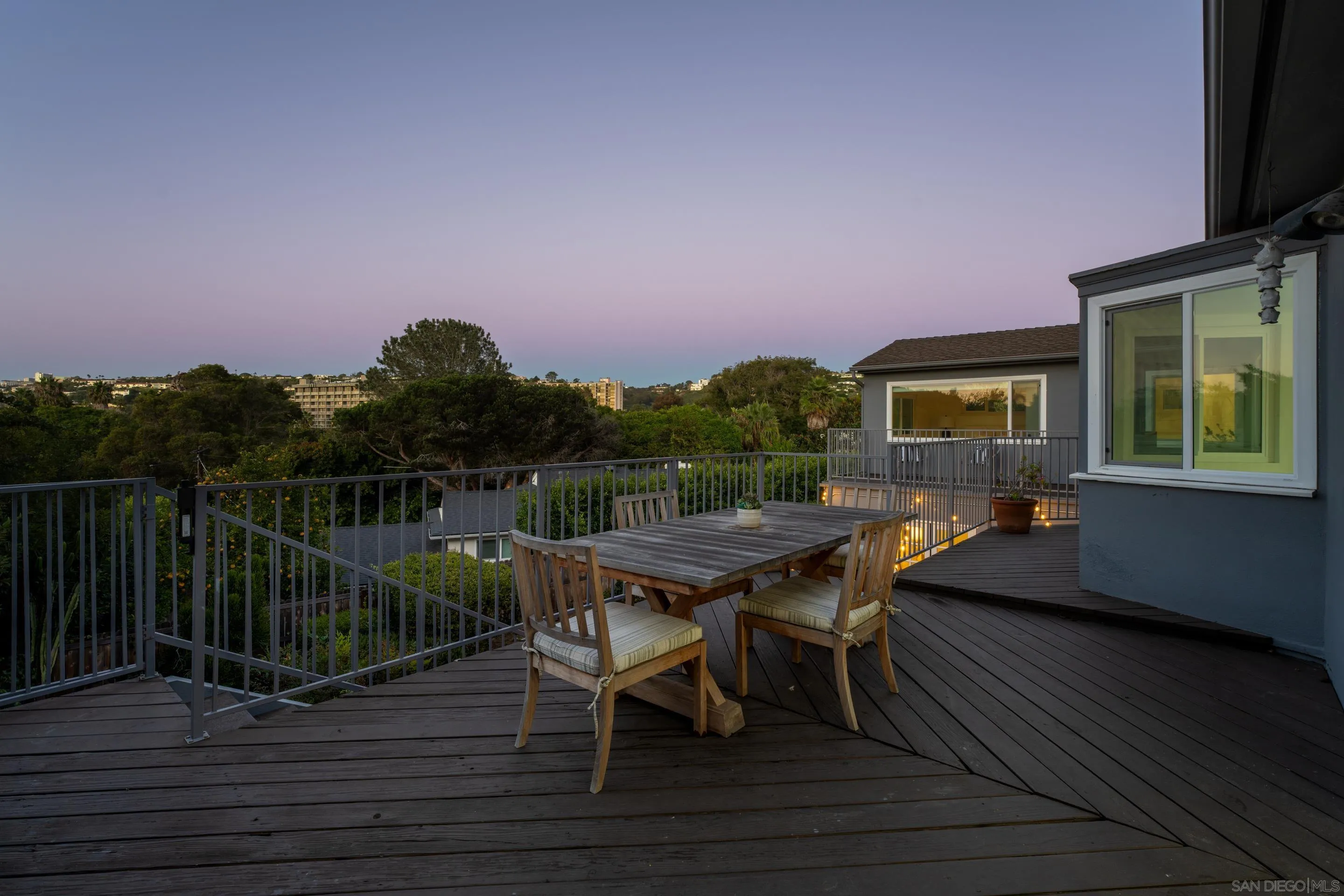 7850 Roseland Dr, La Jolla