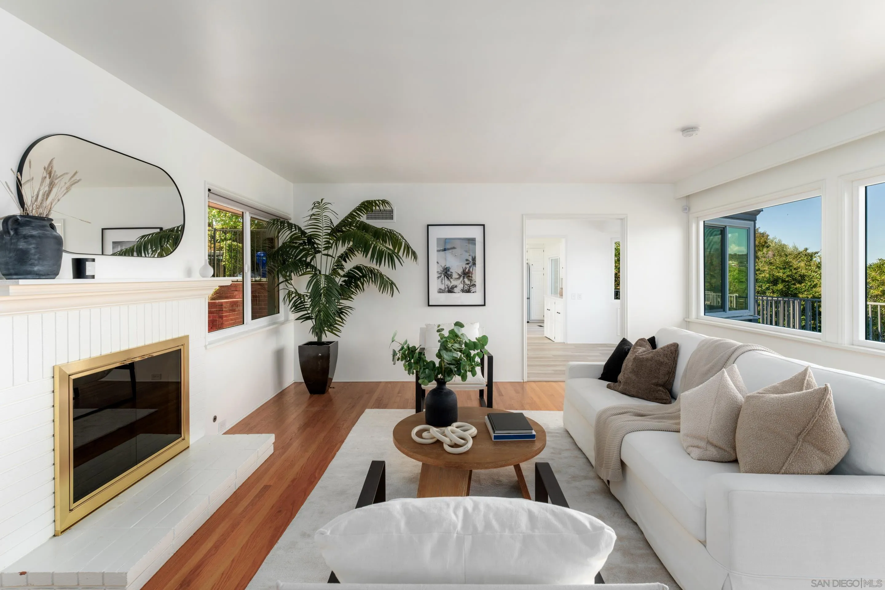 7850 Roseland Dr, La Jolla