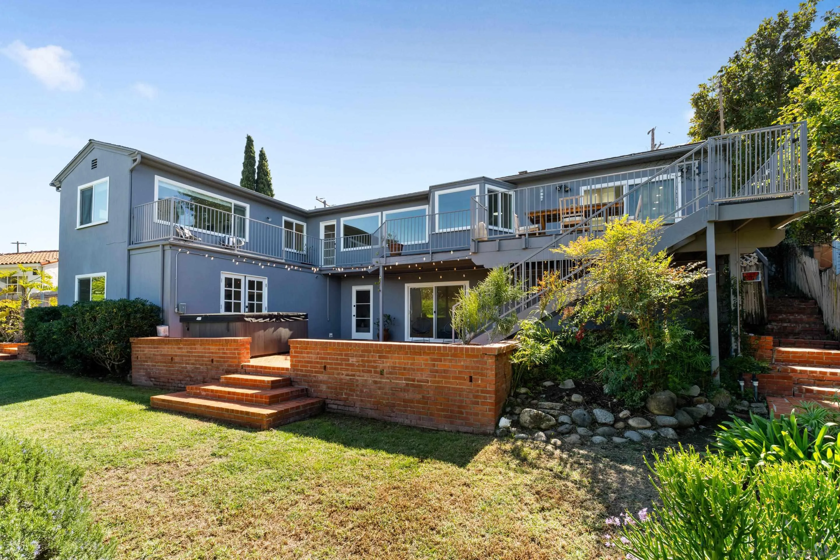 7850 Roseland Dr, La Jolla