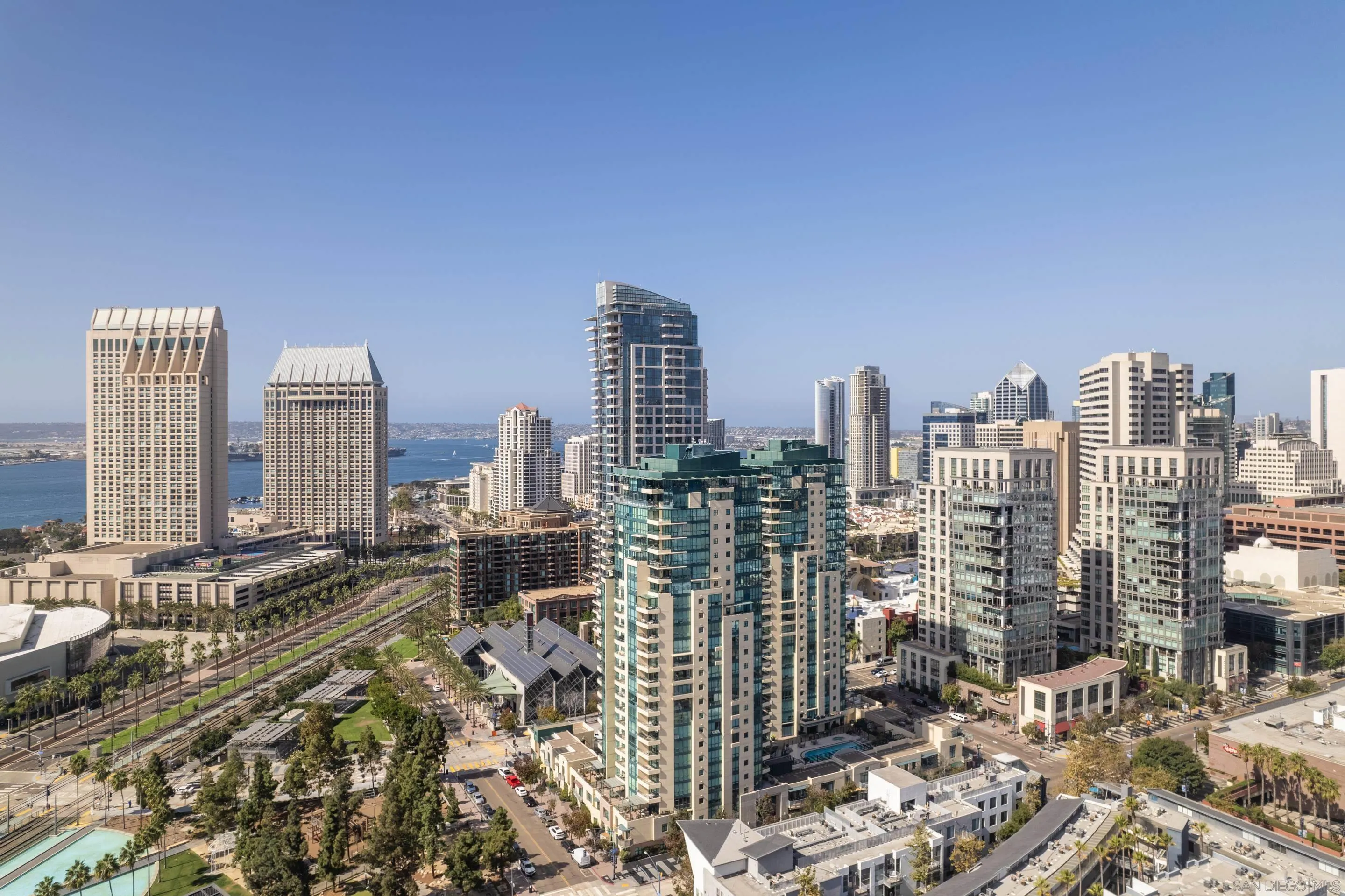 510 1st Ave Unit 2204