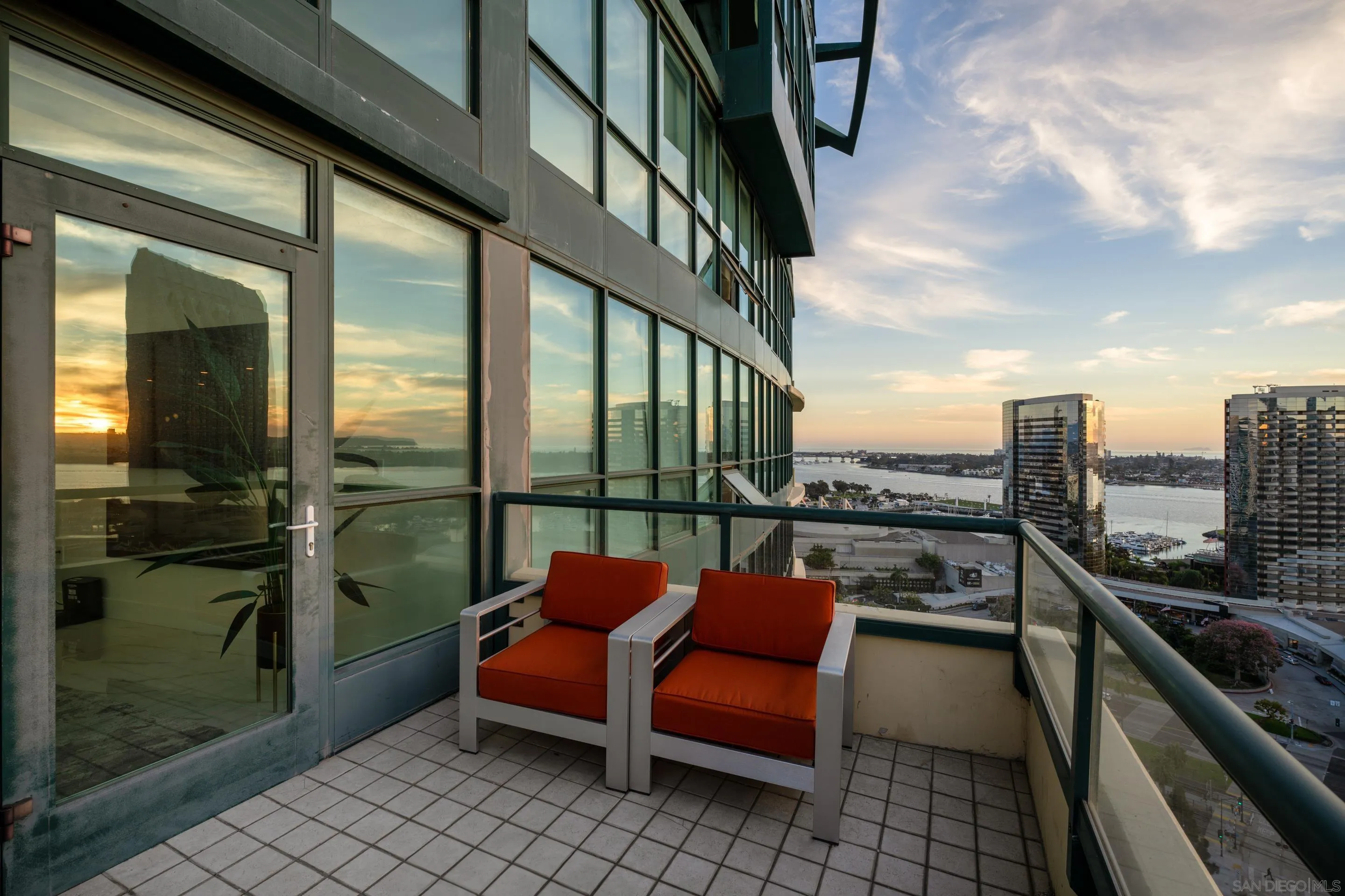 510 1st Ave Unit 2204