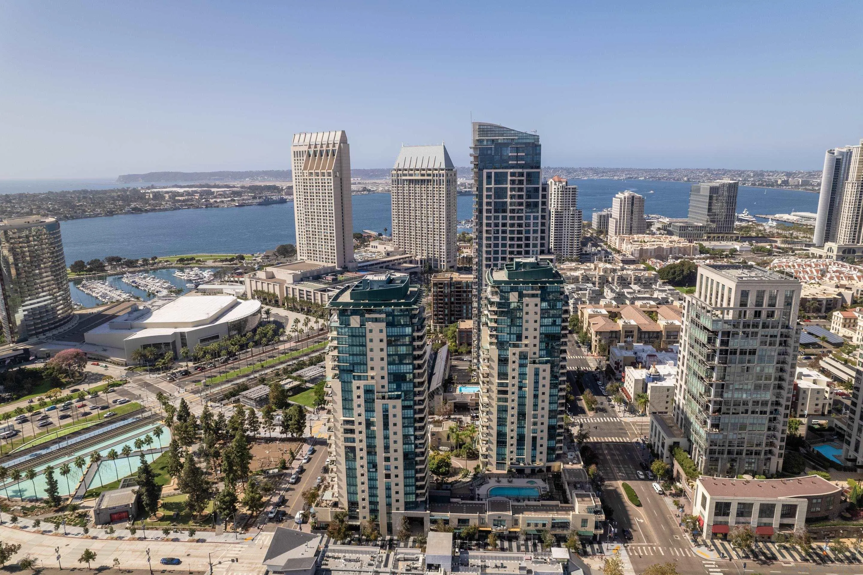 510 1st Ave Unit 2204