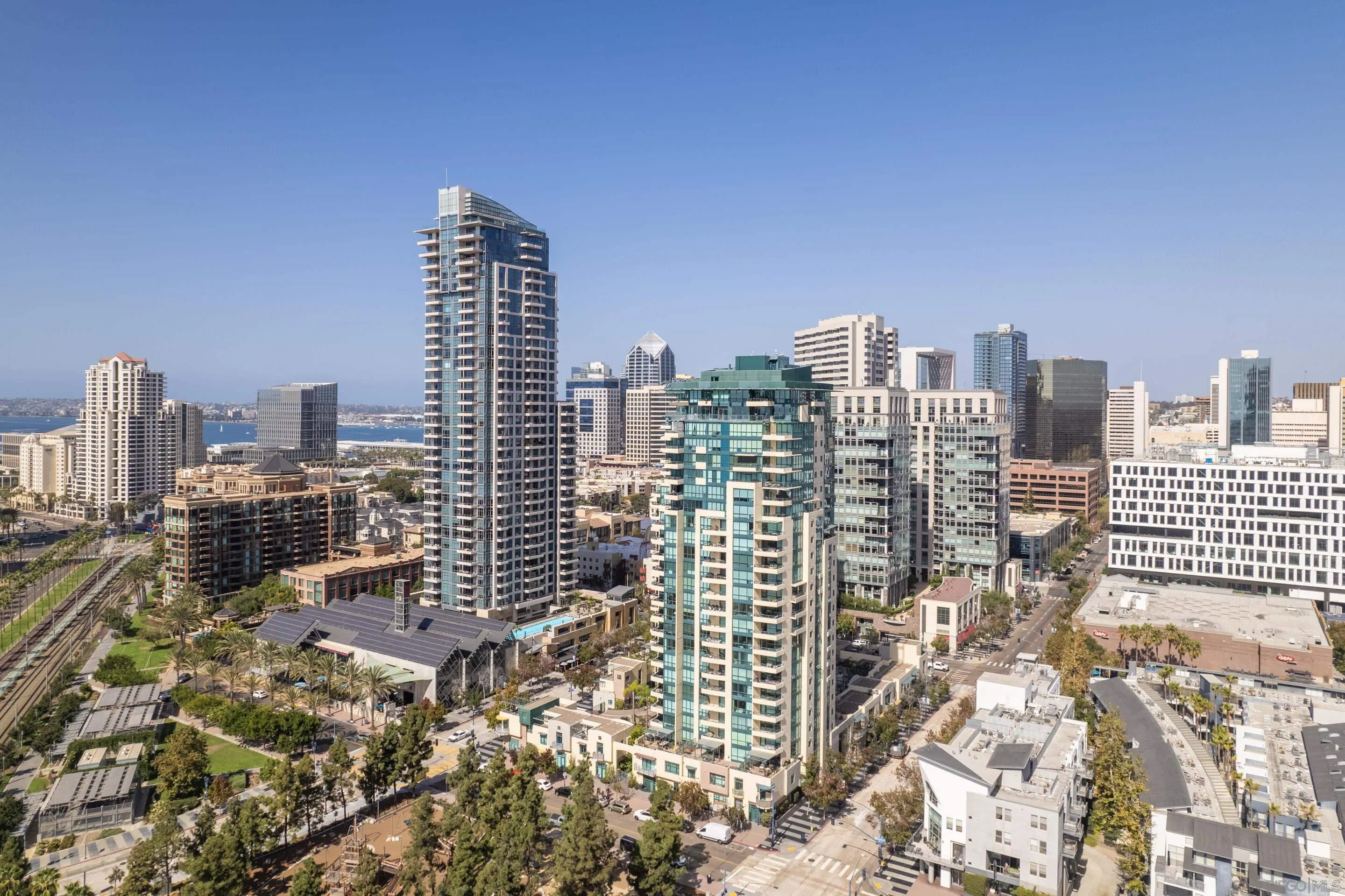 510 1st Ave Unit 2204