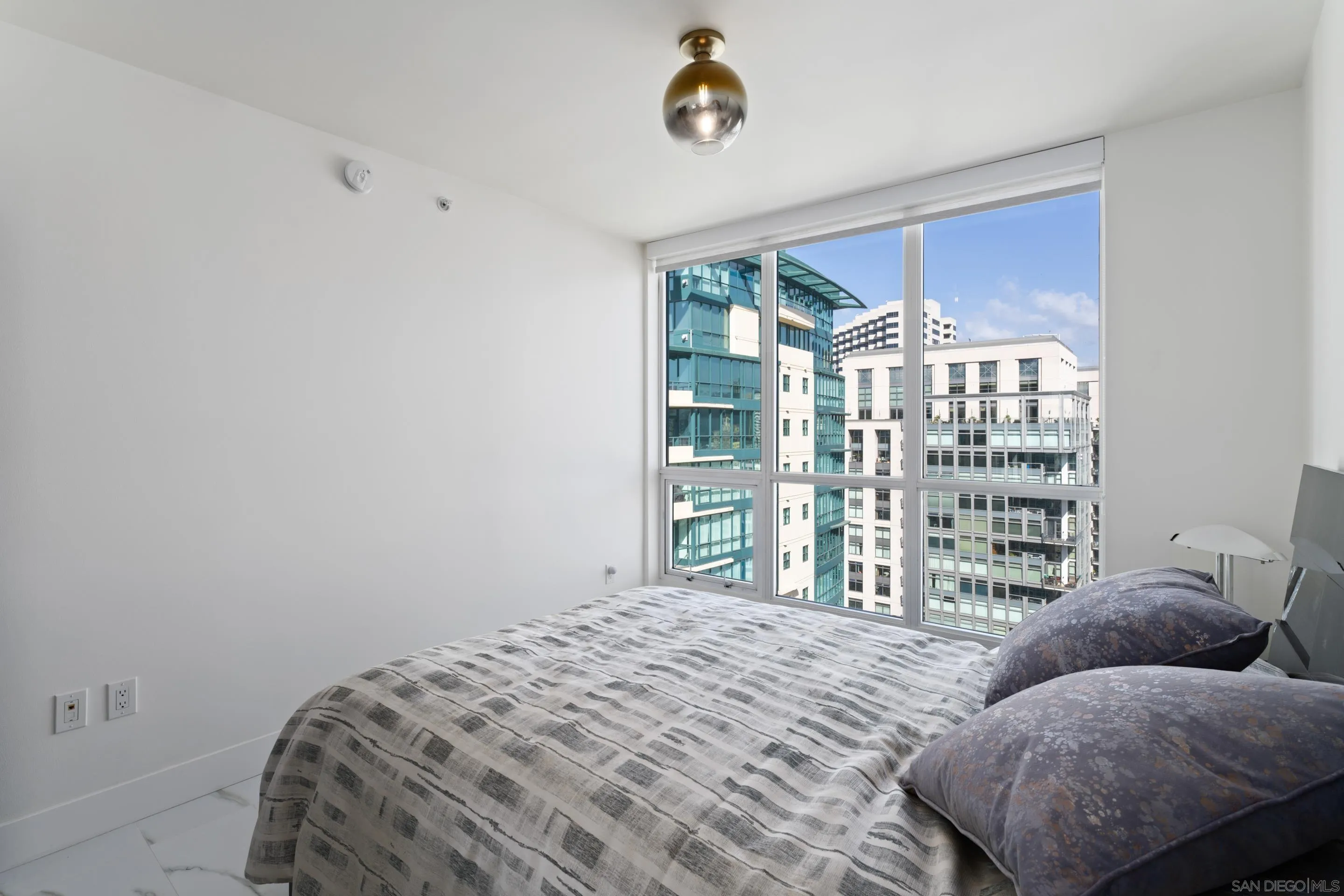 510 1st Ave Unit 2204