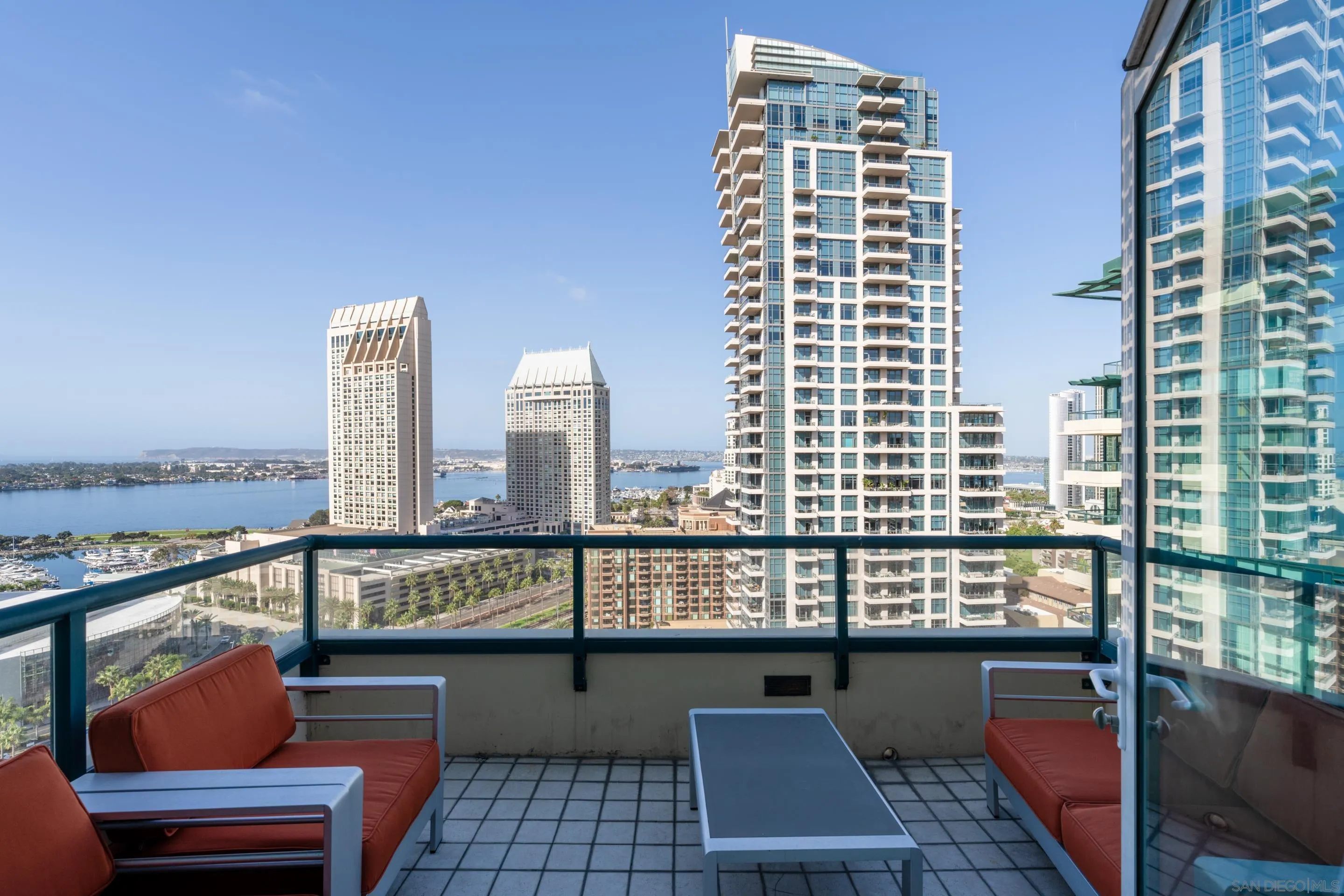 510 1st Ave Unit 2204