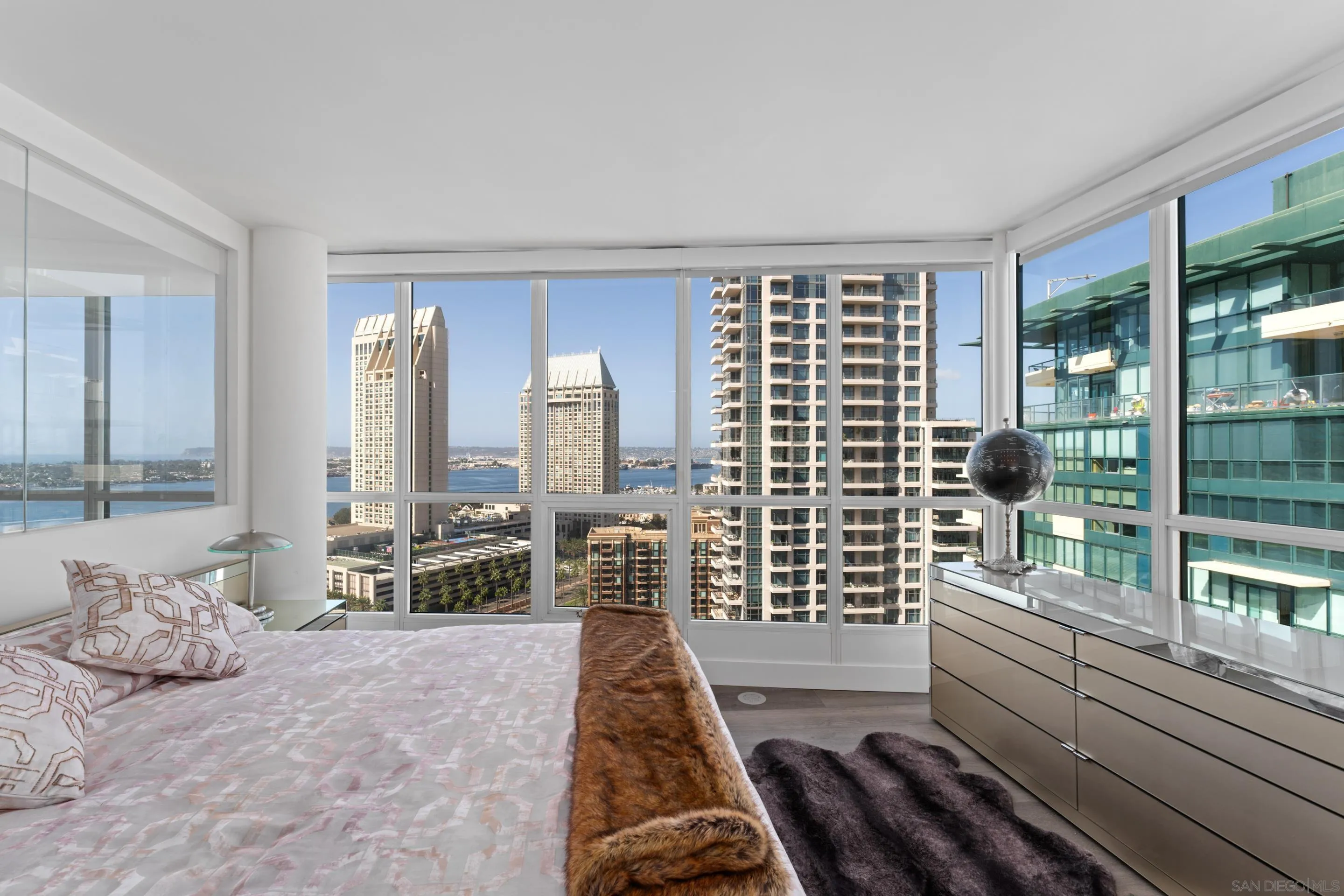 510 1st Ave Unit 2204