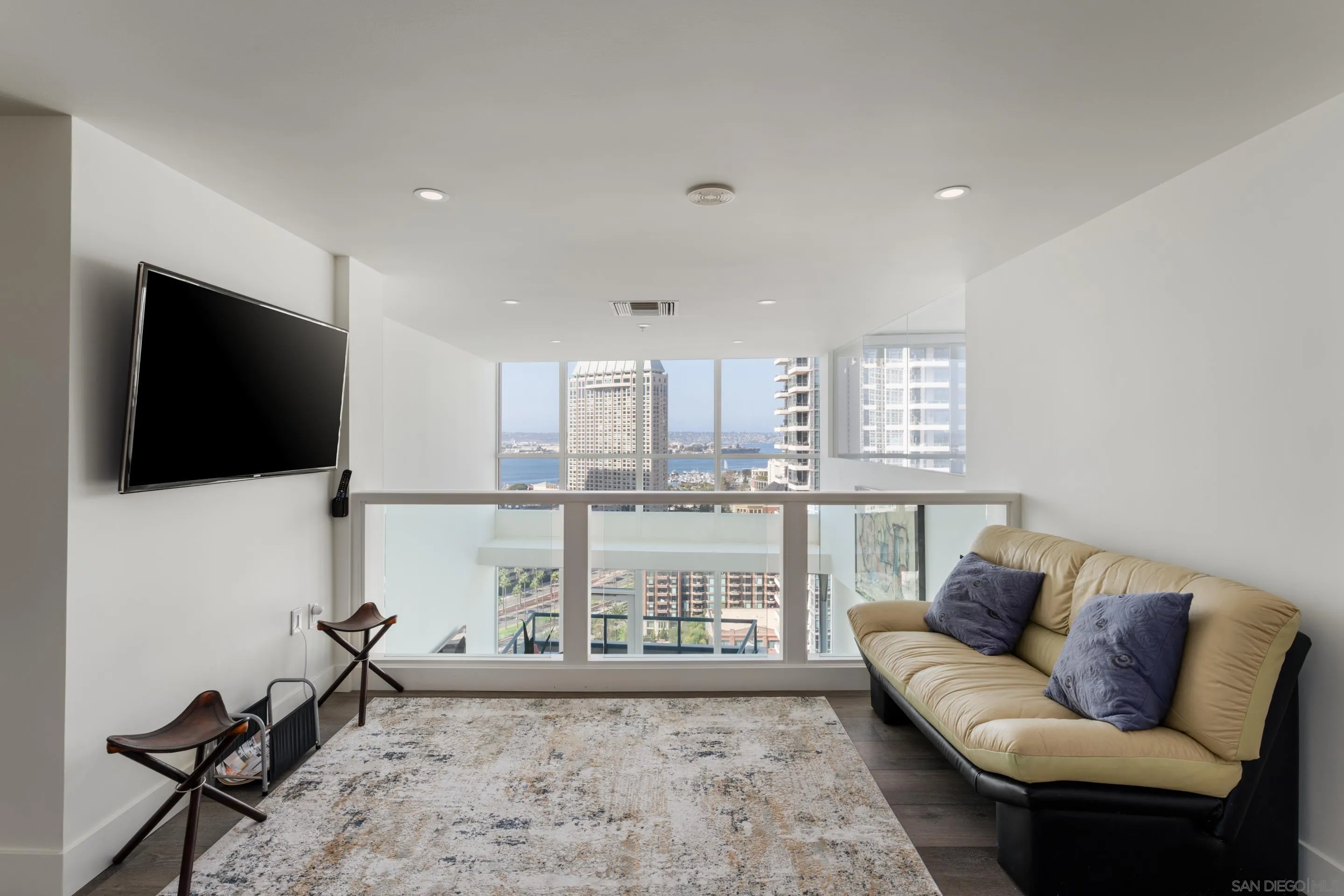 510 1st Ave Unit 2204