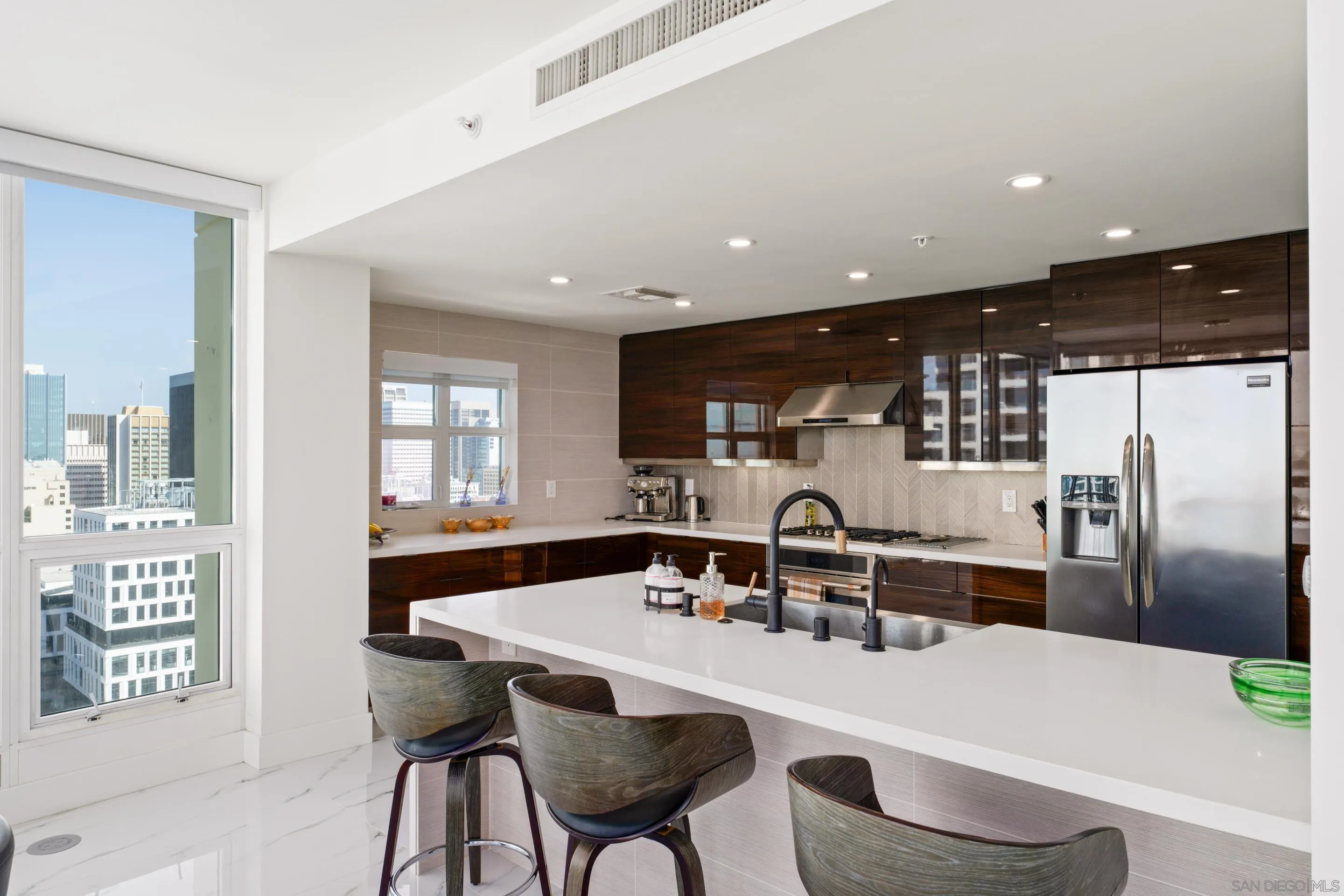 510 1st Ave Unit 2204