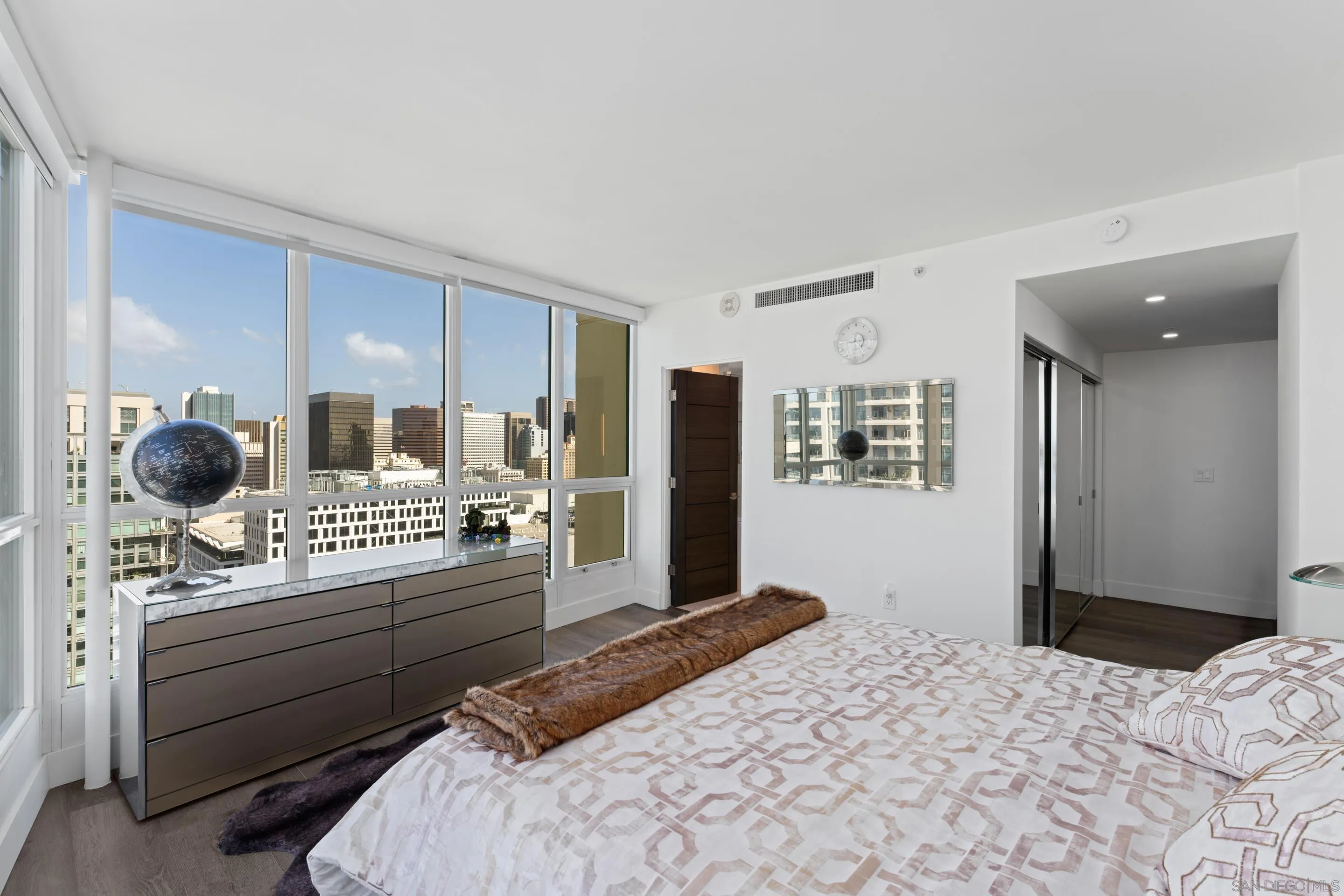 510 1st Ave Unit 2204