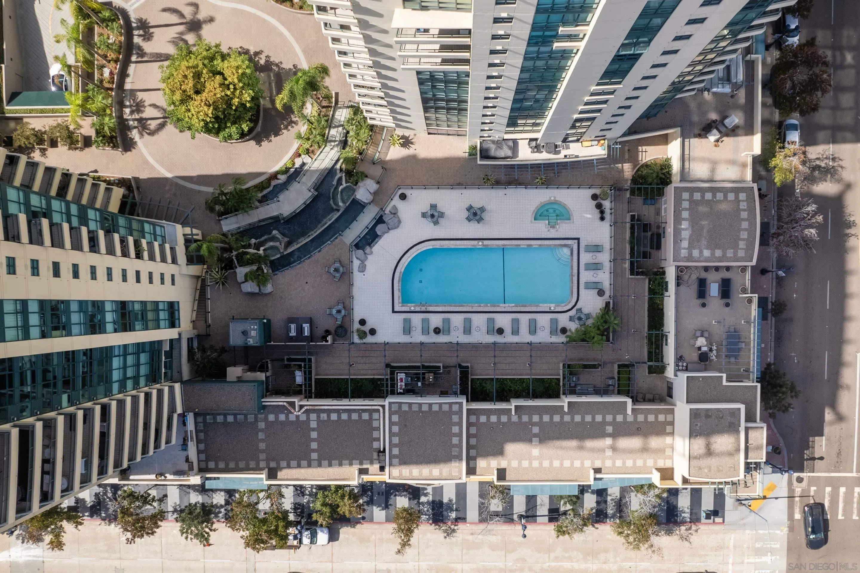 510 1st Ave Unit 2204