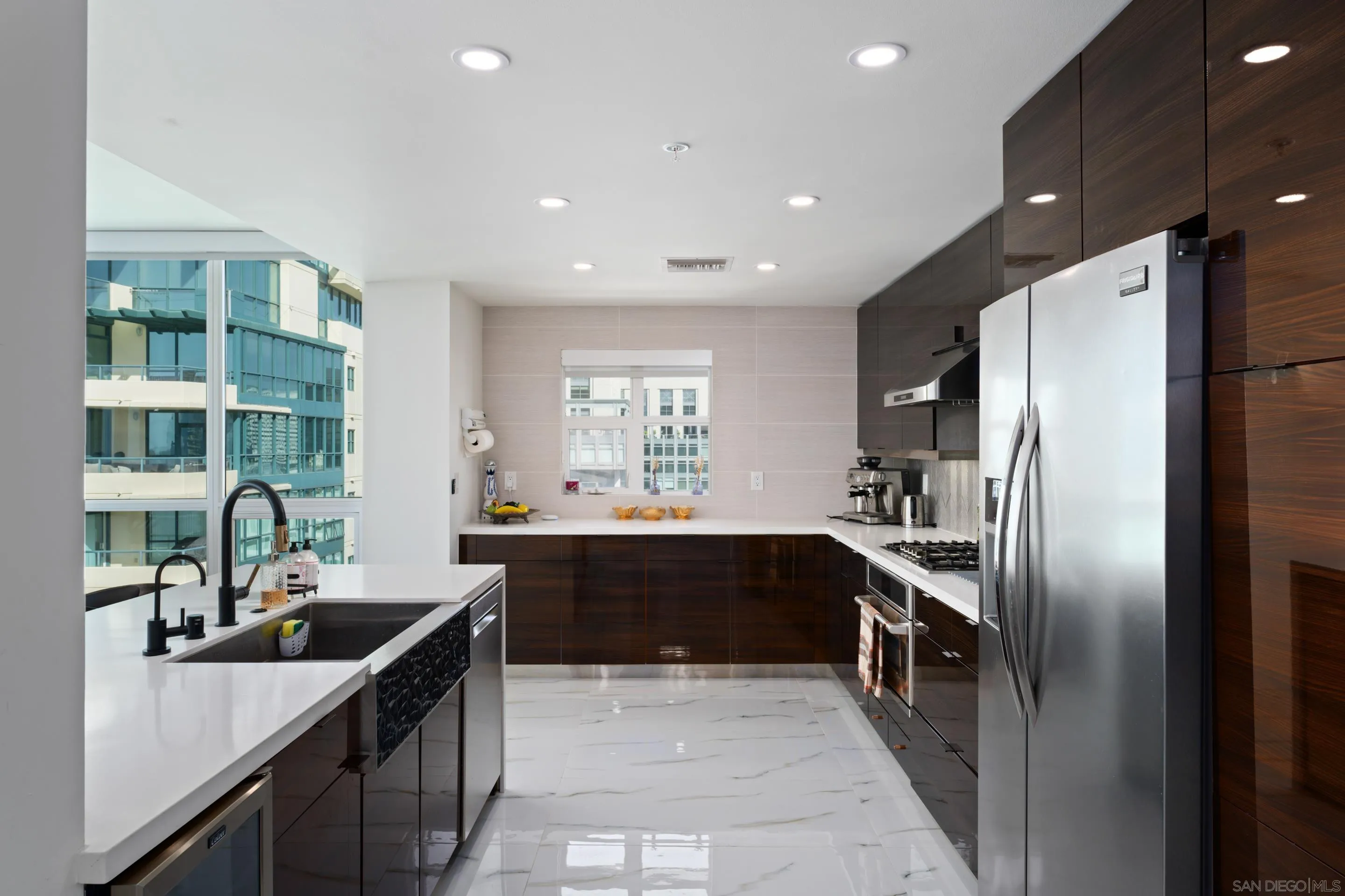 510 1st Ave Unit 2204