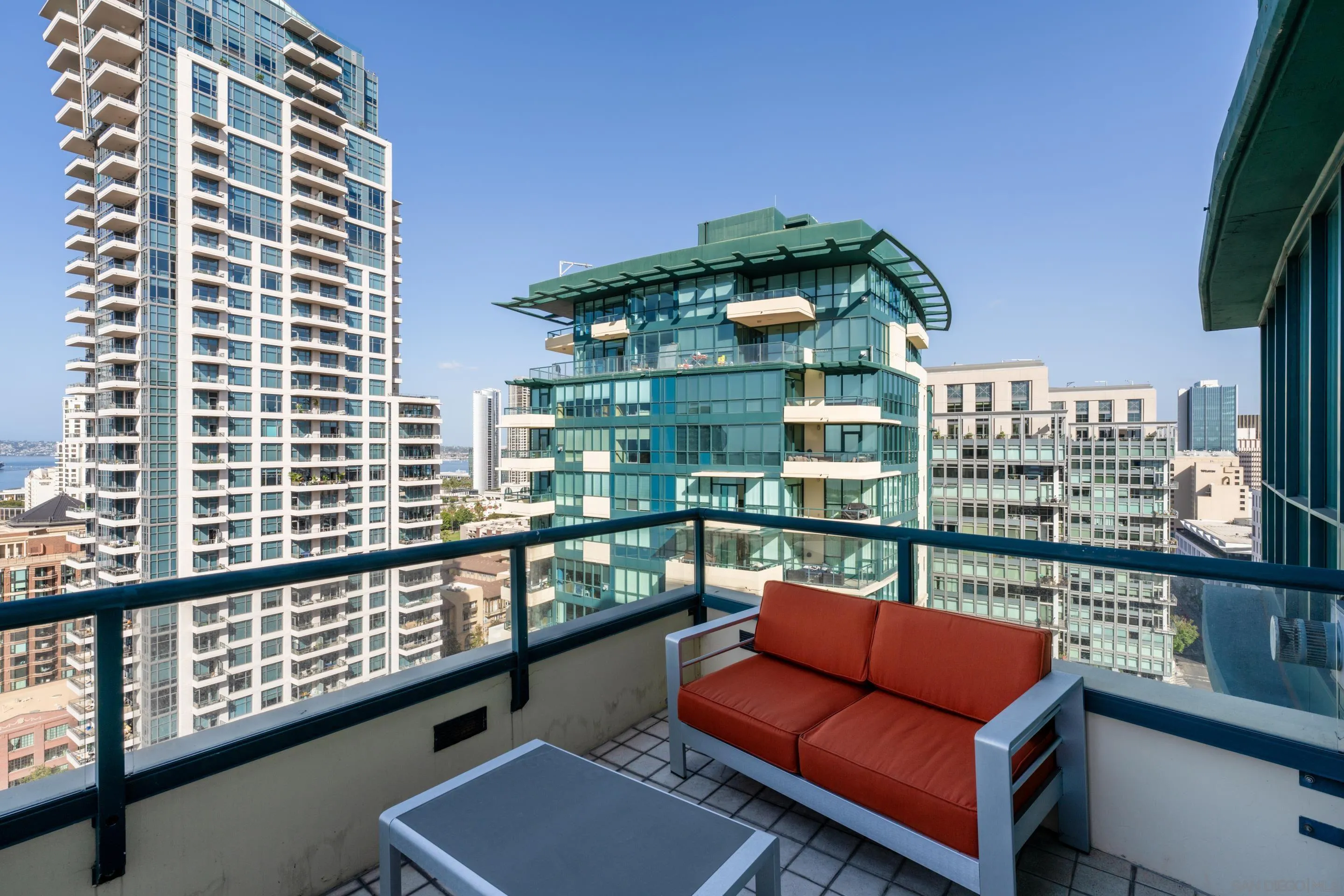 510 1st Ave Unit 2204