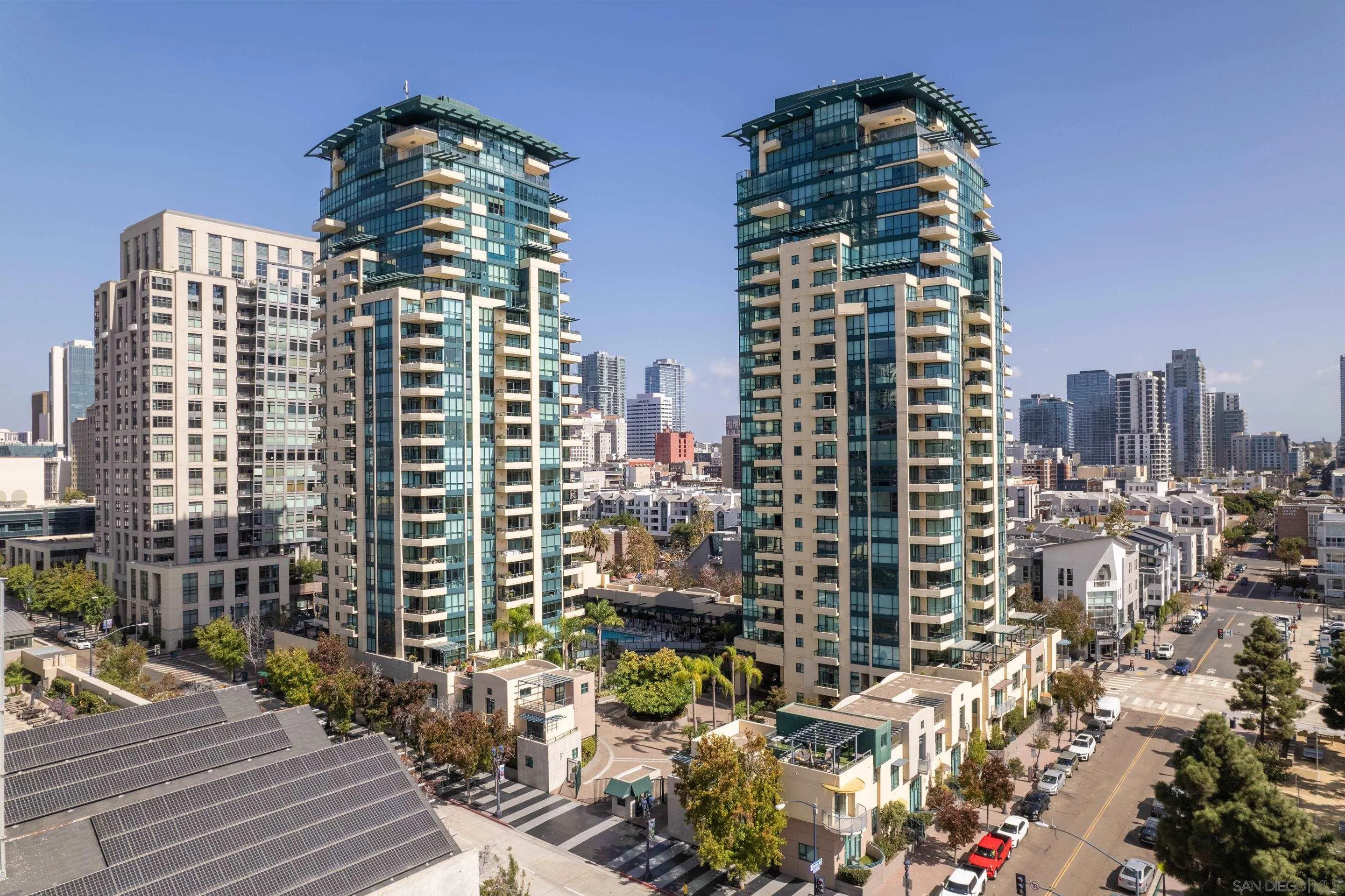 510 1st Ave Unit 2204