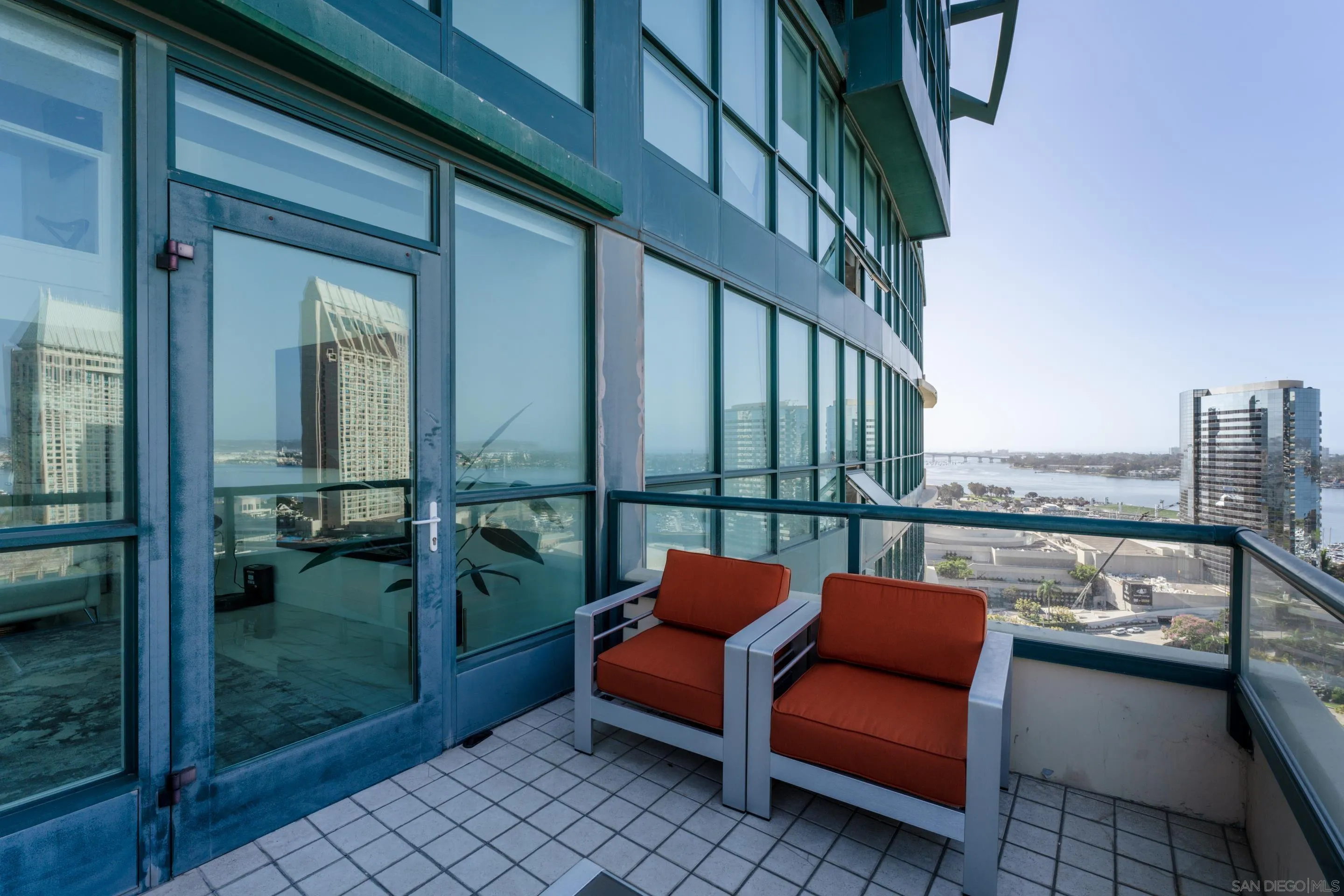 510 1st Ave Unit 2204