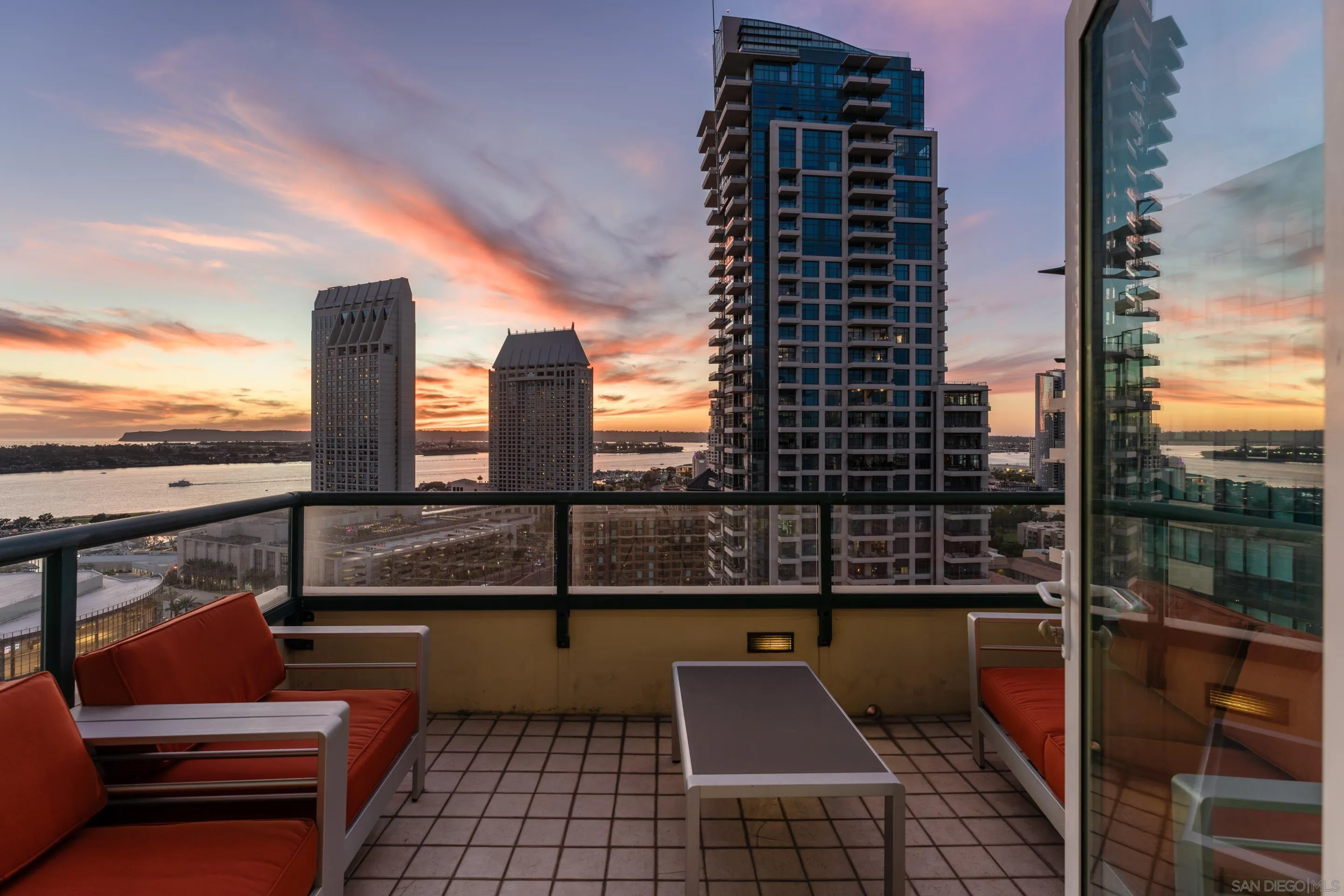 510 1st Ave Unit 2204