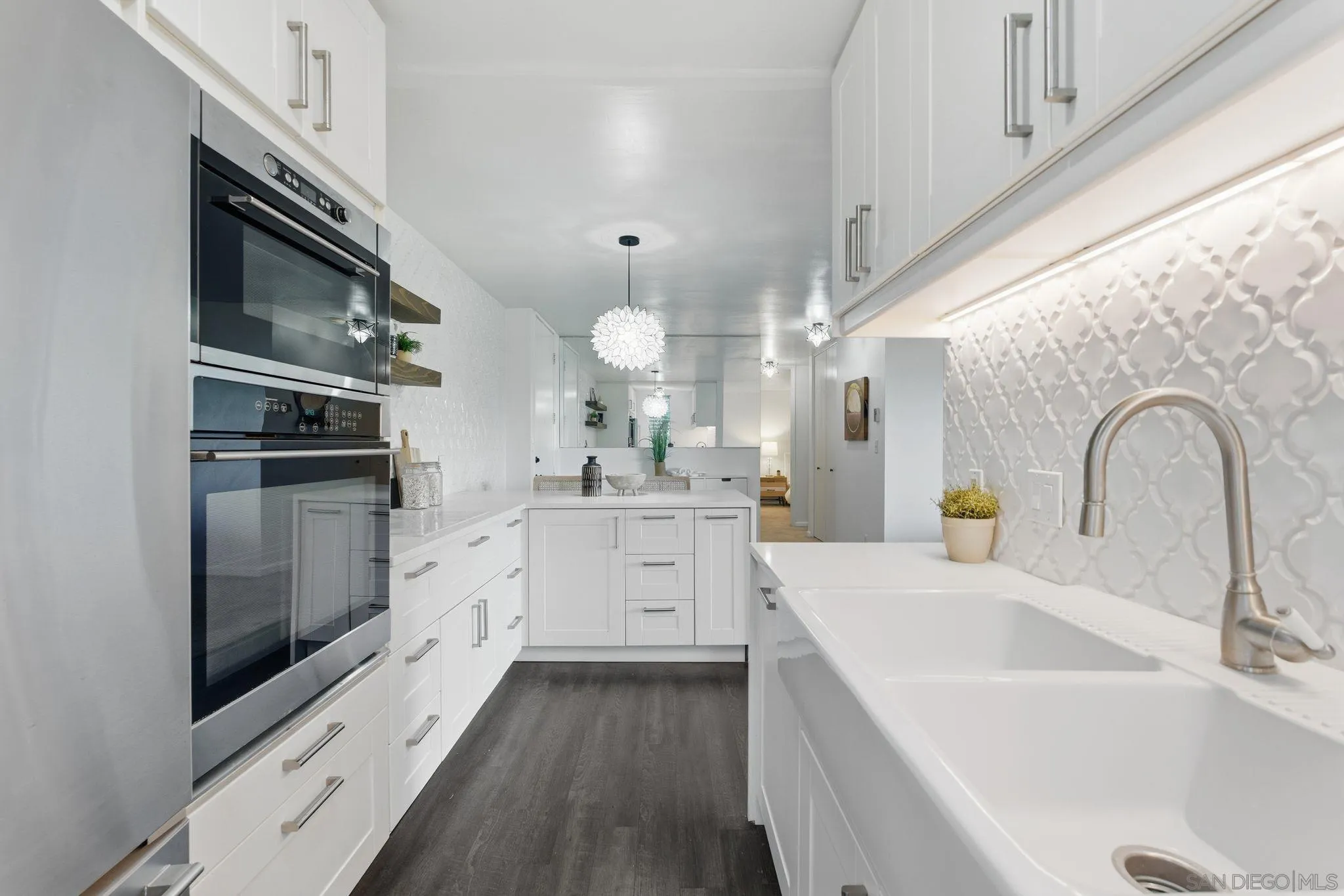 6455 La Jolla Blvd Unit: 206