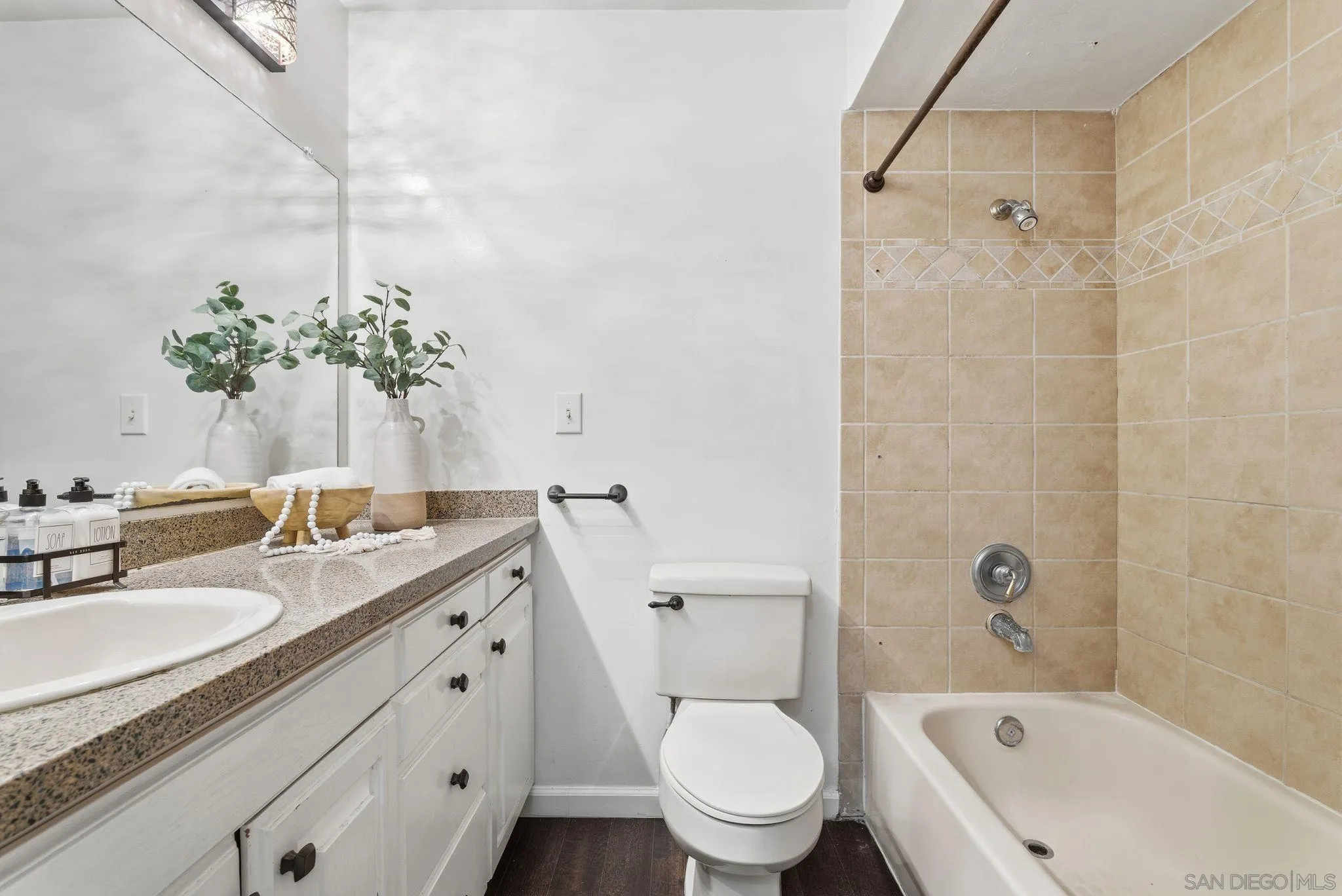 6455 La Jolla Blvd Unit: 206