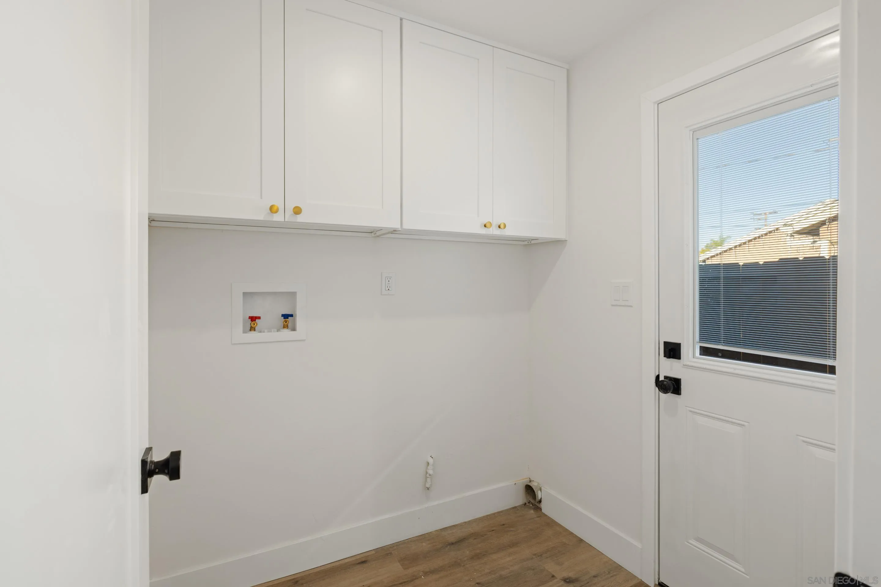 4871 Mount Bigelow Drive