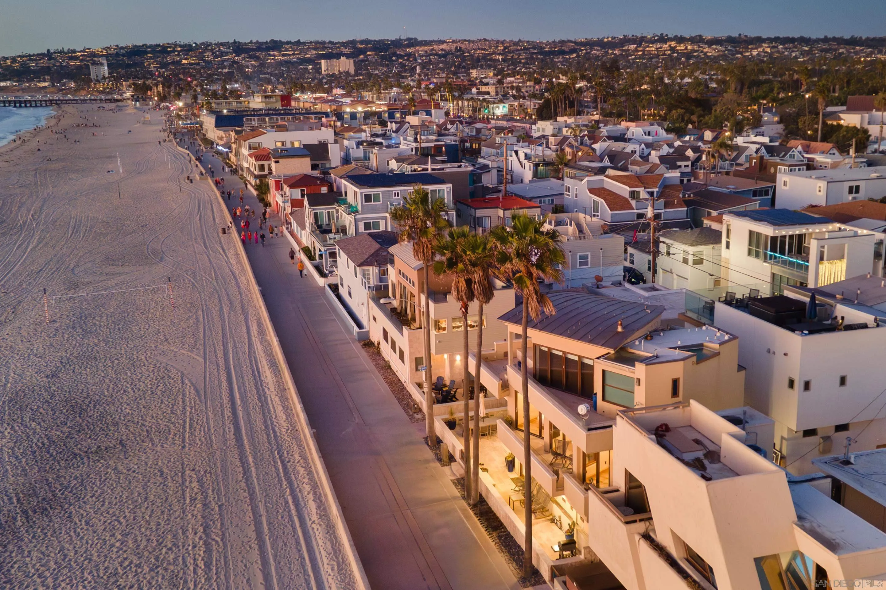 3921 Ocean Front Walk